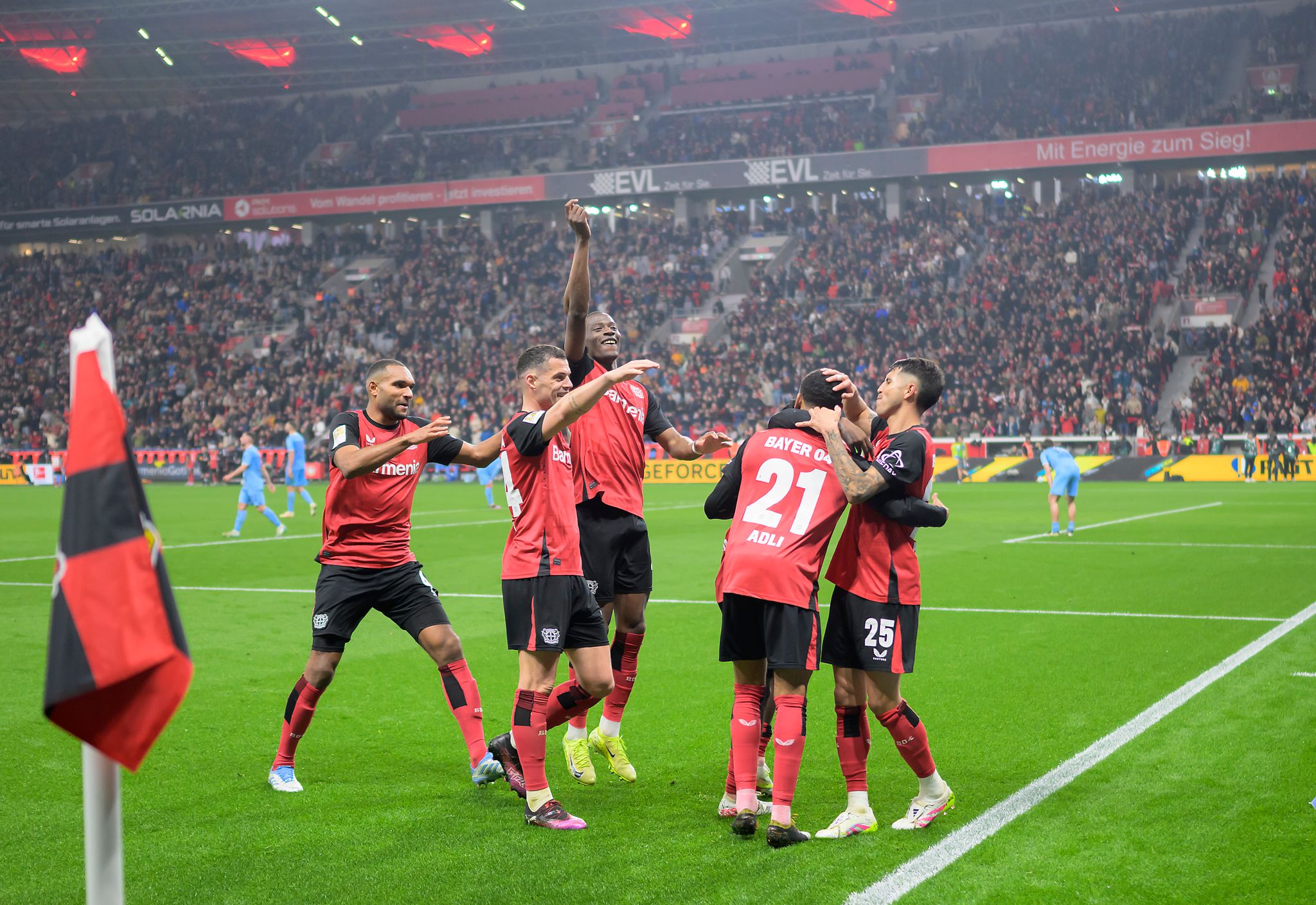 Leverkusen hofft im Titelkampf auf Patzer der Bayern