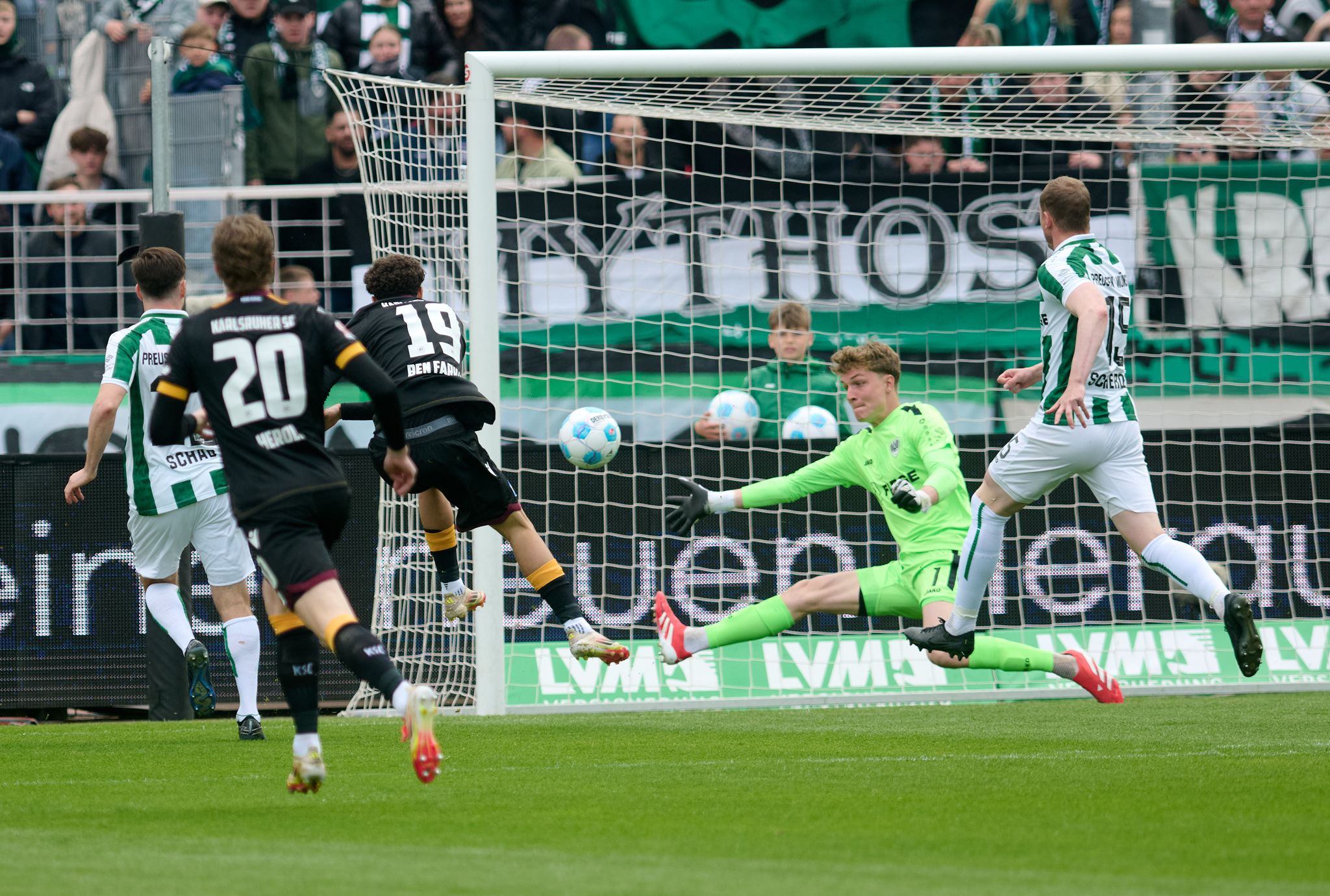 Münster erkämpft 1:1 gegen Karlsruhe