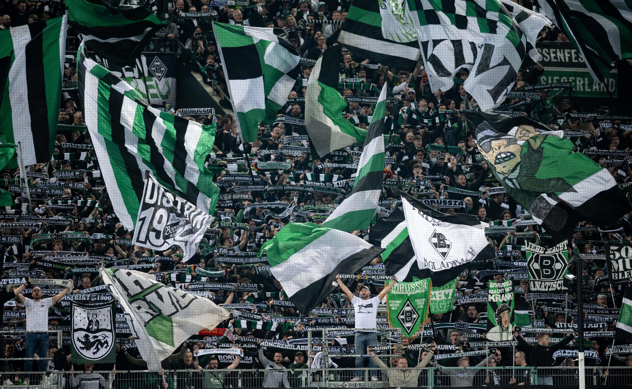 Weniger Transfers: Mönchengladbach macht wieder Verlust
