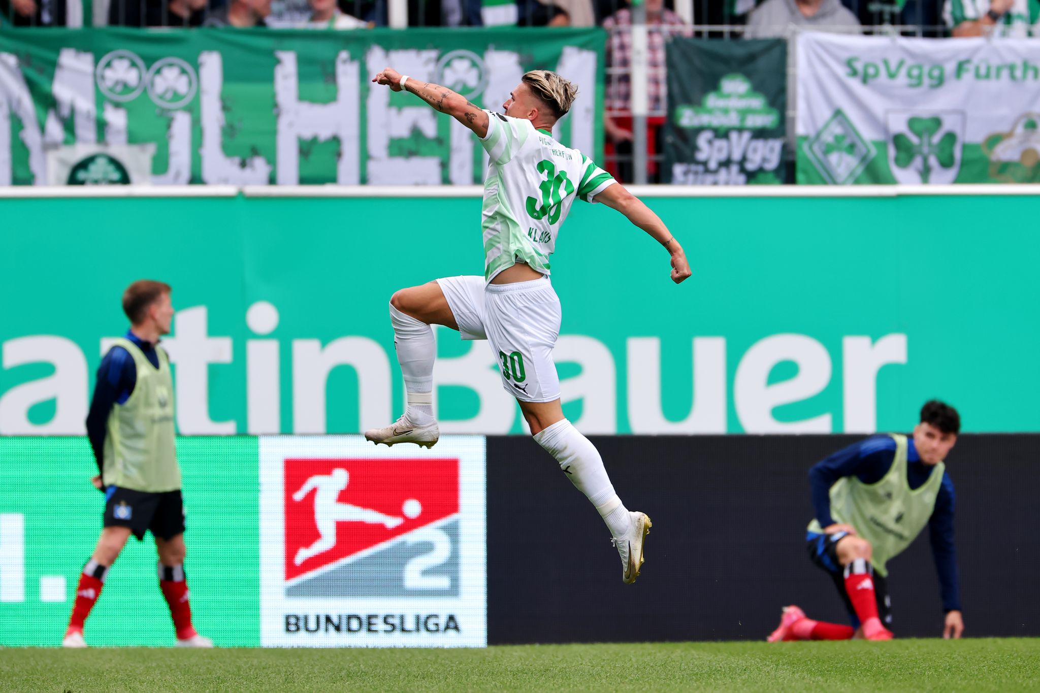 Greuther Fürth feiert gegen Aufsteiger HSV Klassenerhalt