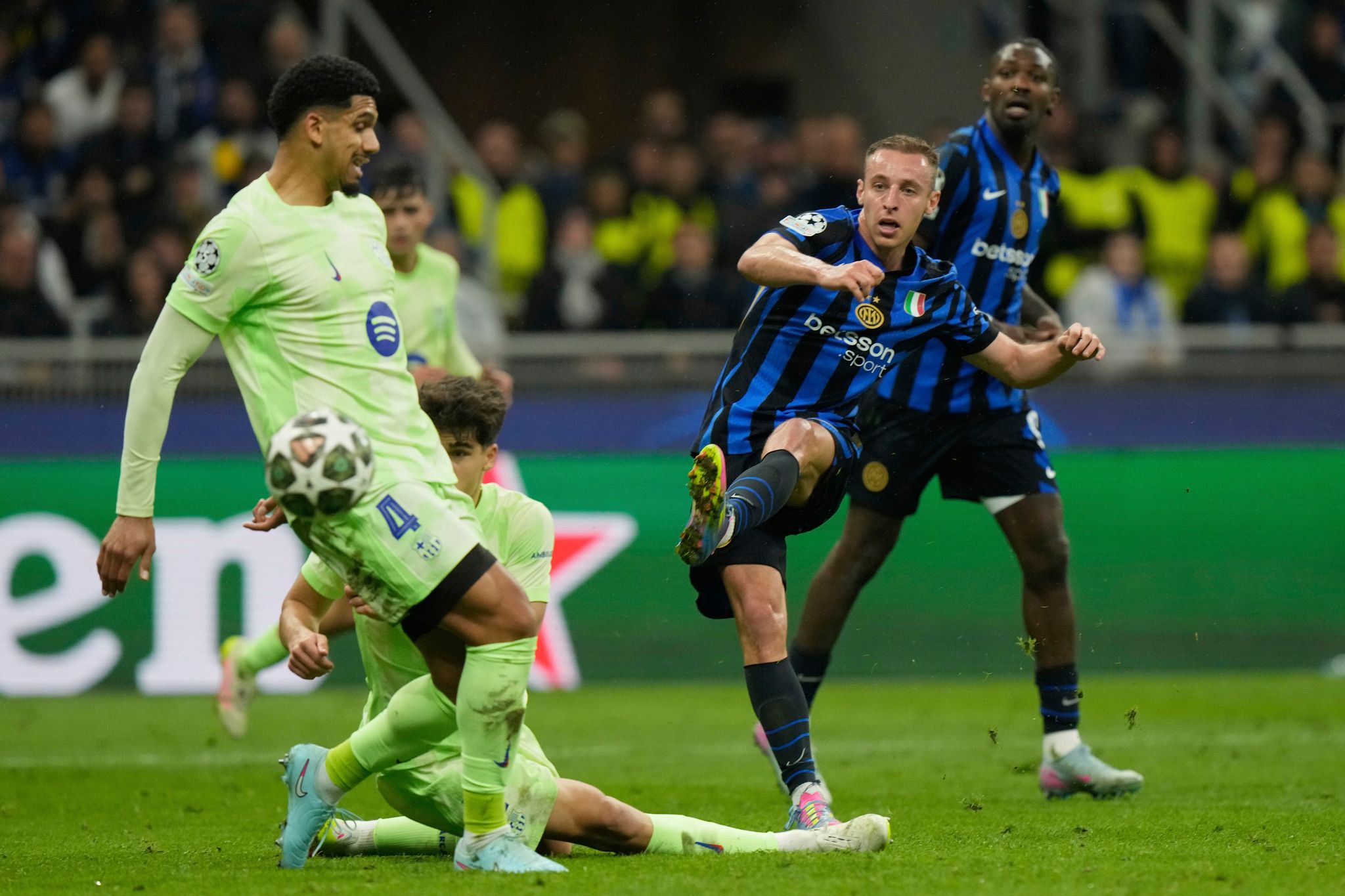 Drama mit Verlängerung: Inter wirft Flick und Barça raus
