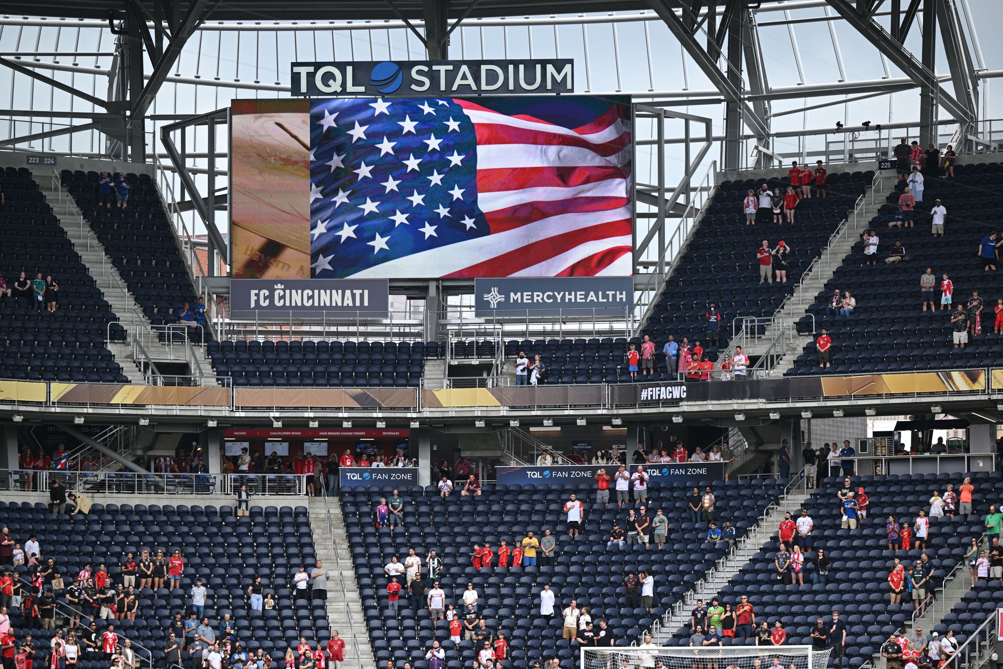 Bayern-Fans protestieren bei Club-WM gegen FIFA