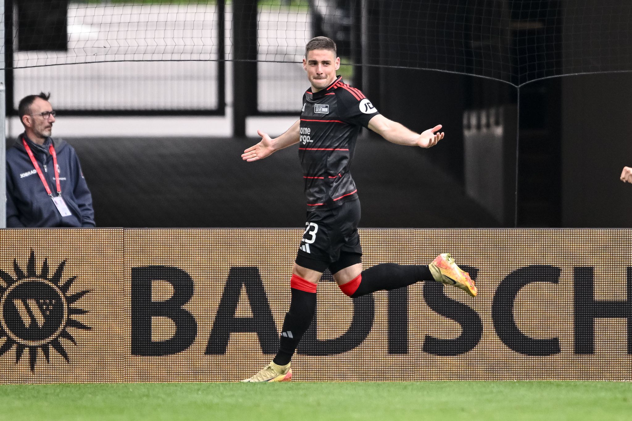 Union Berlin verpflichtet Stürmer Ilic fest