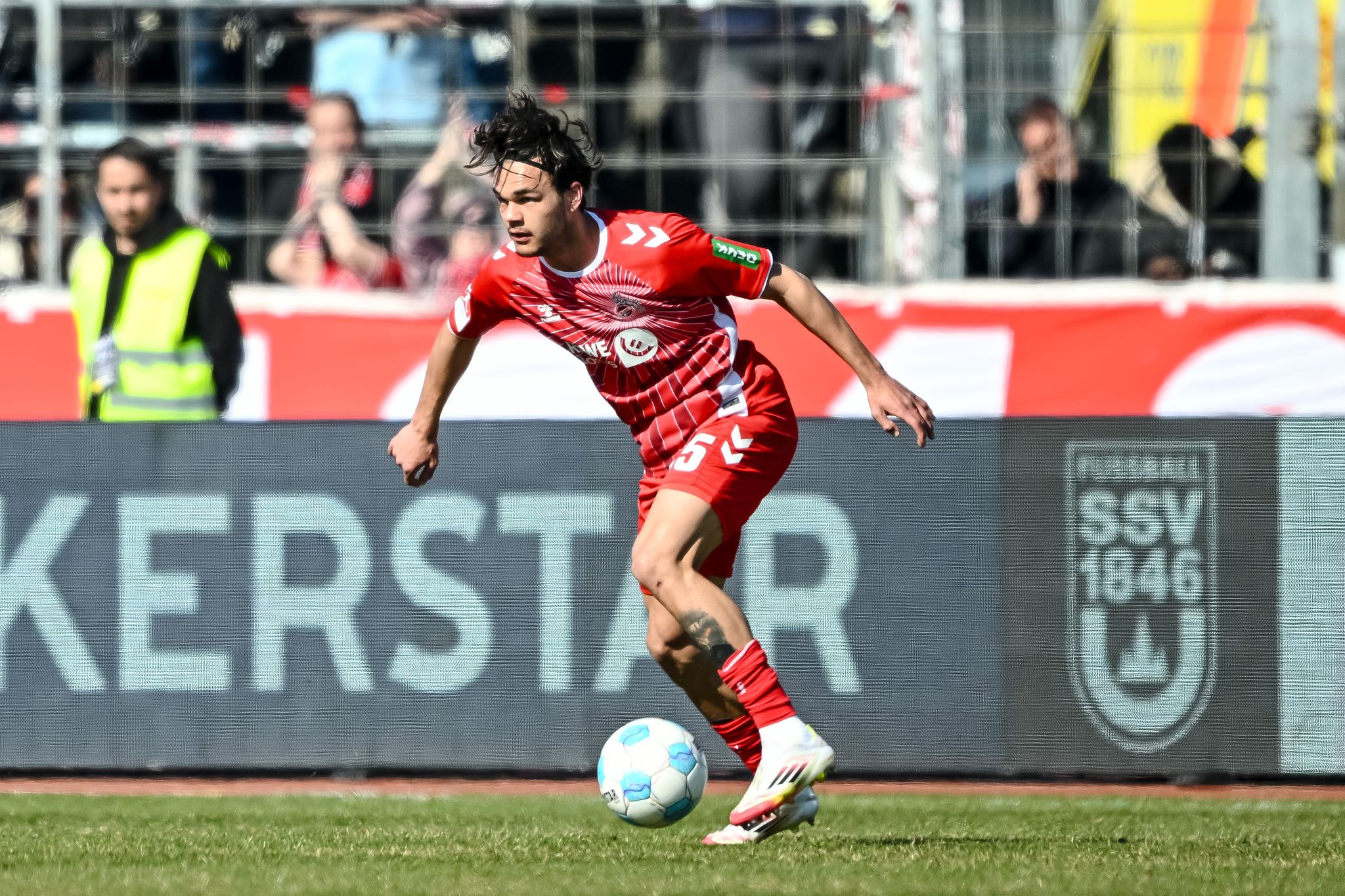 RB Leipzig holt Kölner Finkgräfe