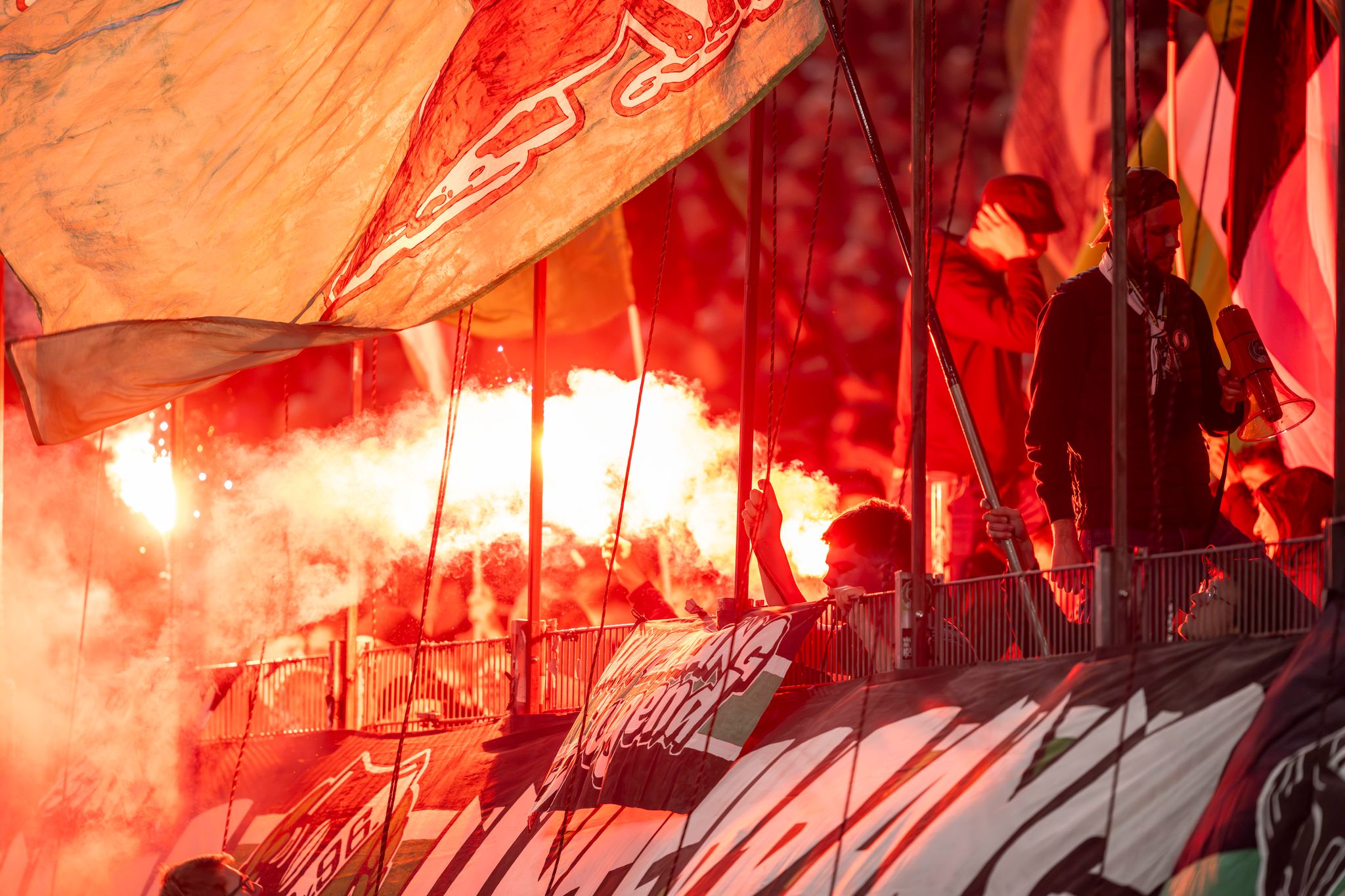 Fan-Vergehen: DFB bestraft Hannover 96 mit fast 200.000 Euro