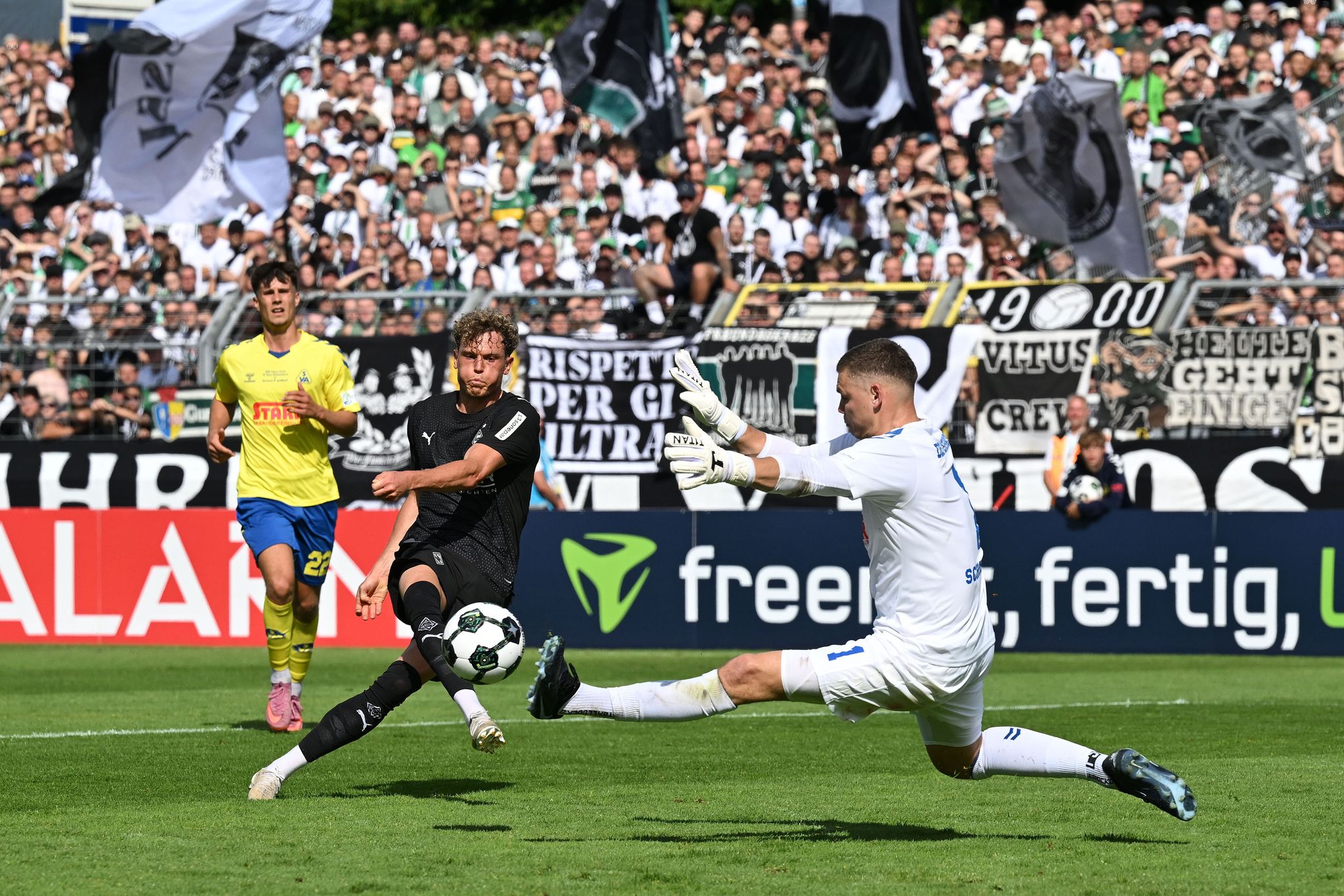 Gladbach dank Hack im Pokal weiter