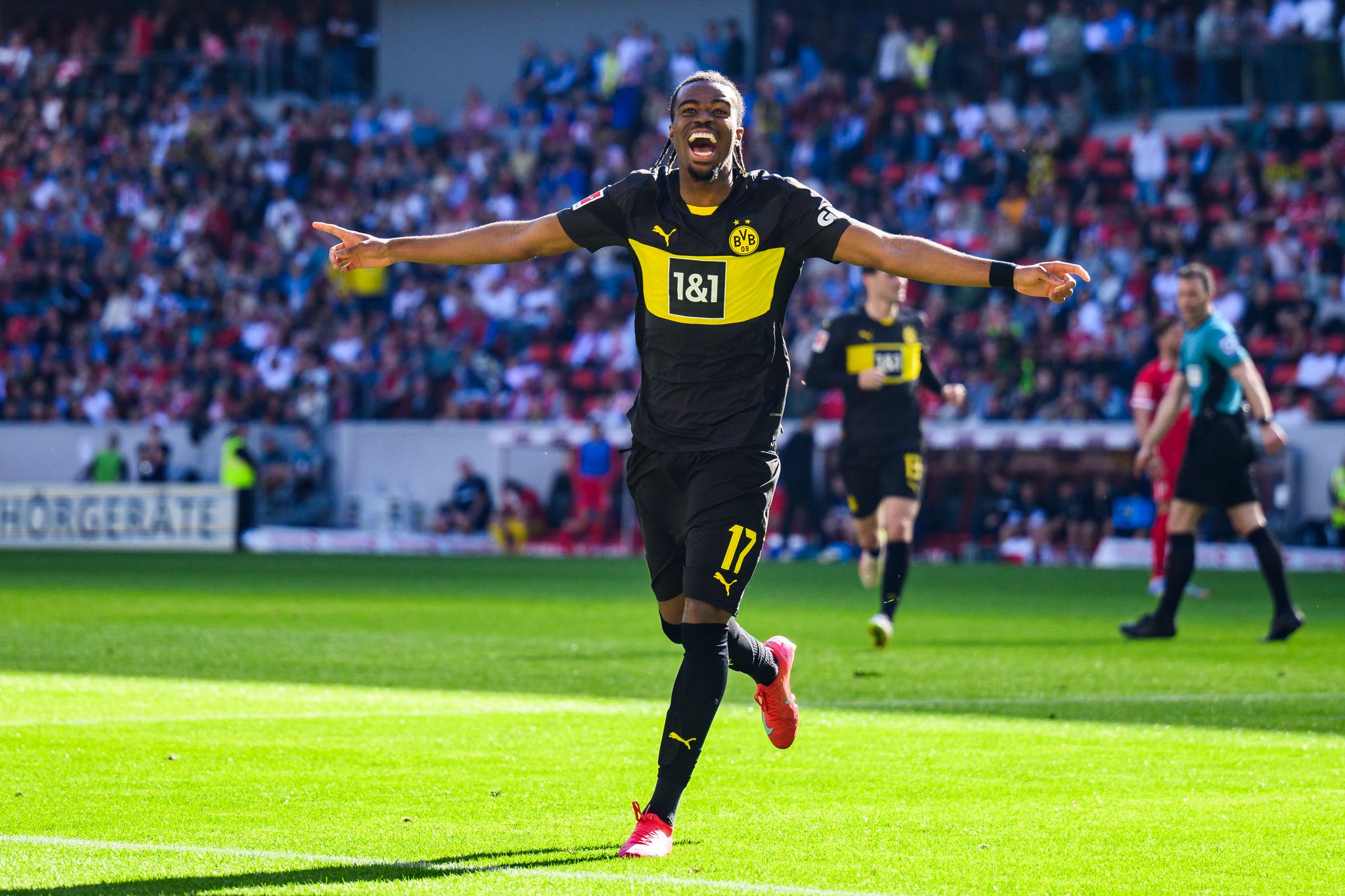 BVB verpflichtet Chukwuemeka nach halbjähriger Leihe fest