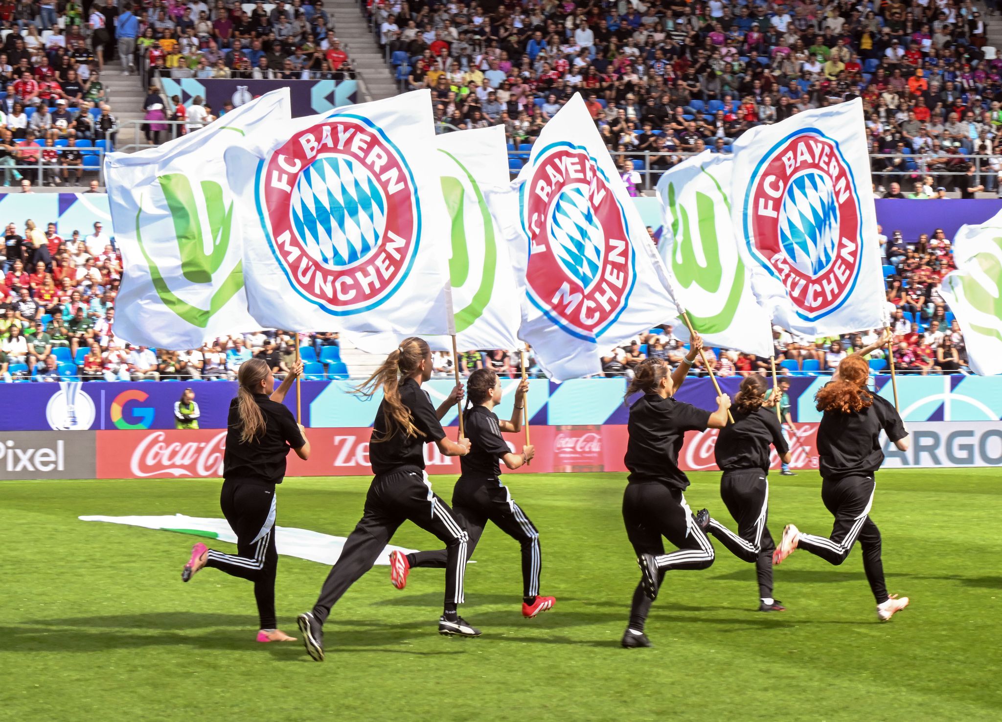 Teams, Transfers, TV: Bundesliga der Fußballerinnen startet