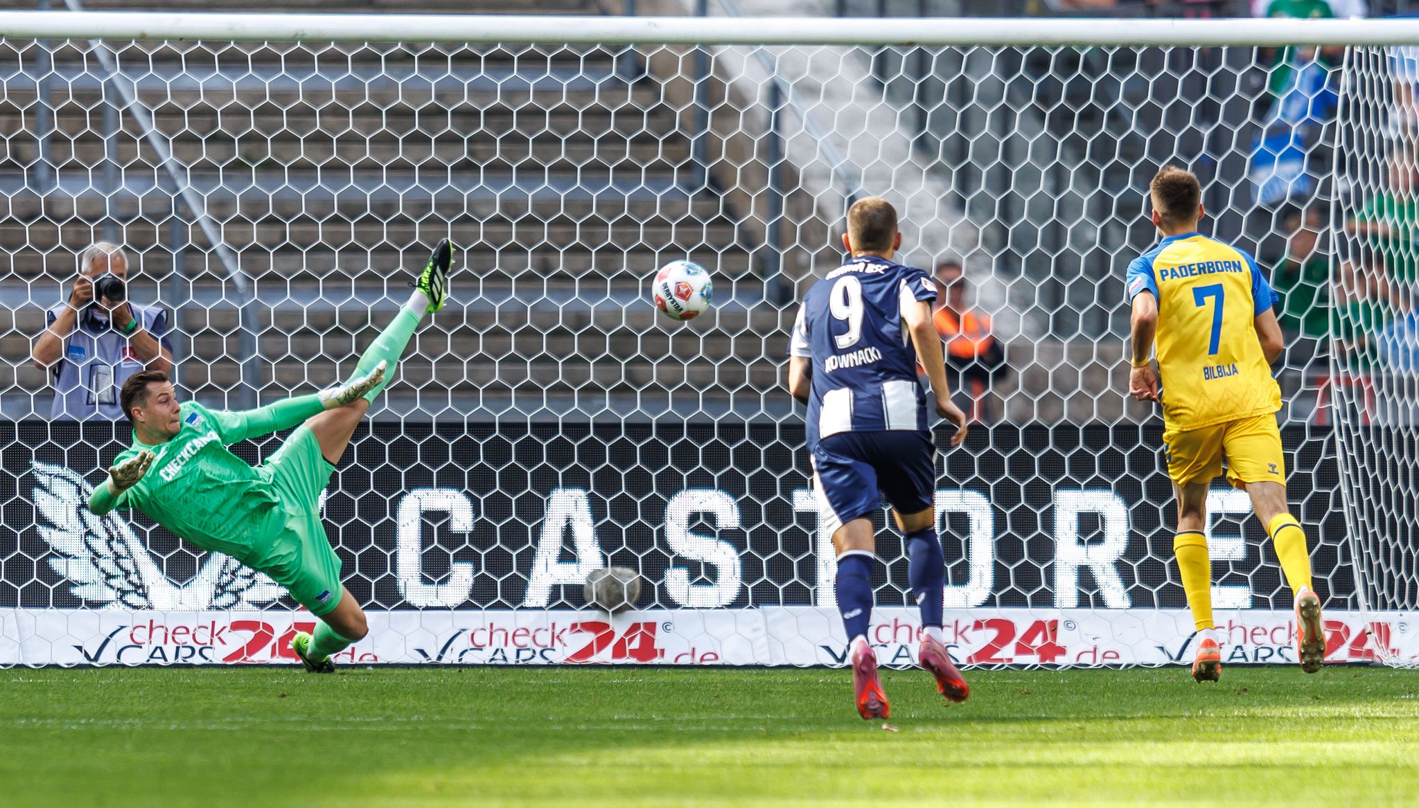 Paderborner Doppelpacker Bilbija und Infekt stoppen Hertha