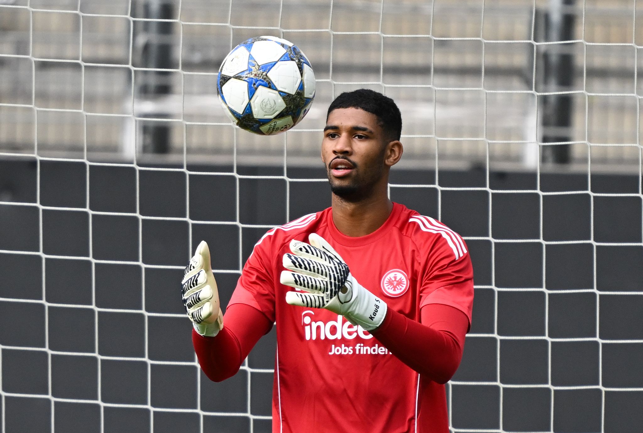 Nach Patzern: Zetterer statt Kauã Santos im Eintracht-Tor