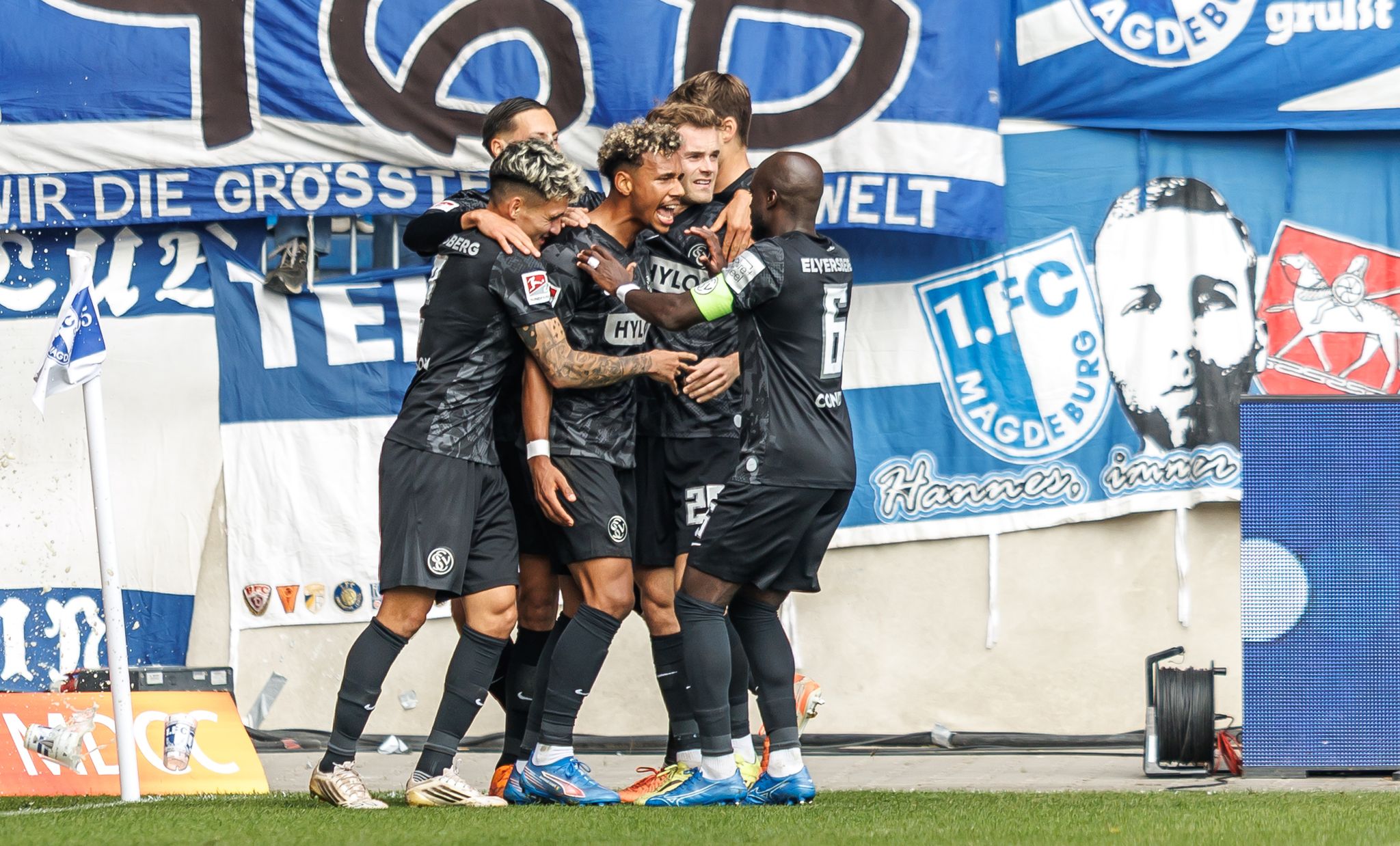 Elversberg klettert mit 4:0 in Magdeburg an Tabellenspitze