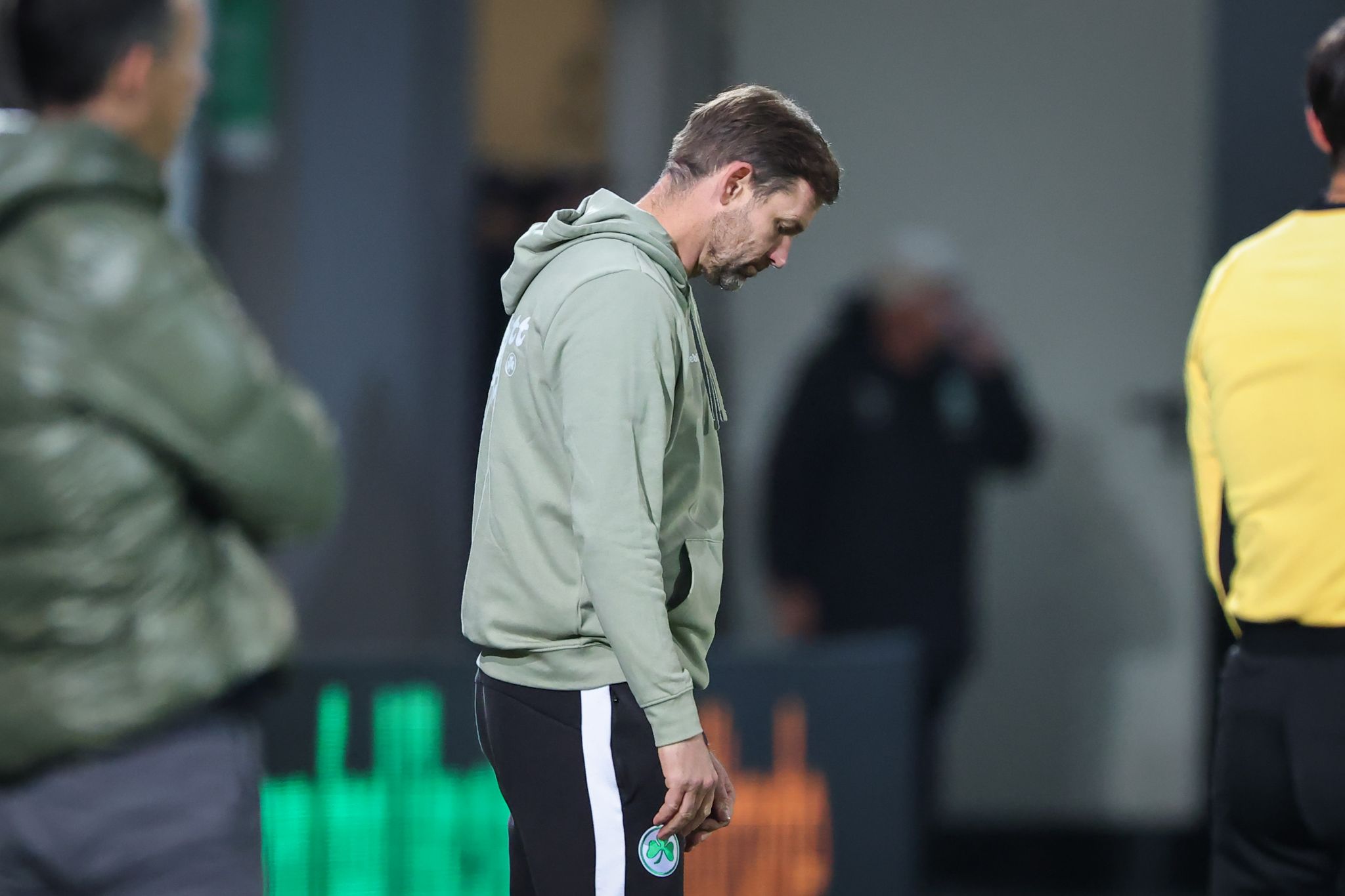 Fürth hält am Trainer fest: Kleine im Pokal an der Linie