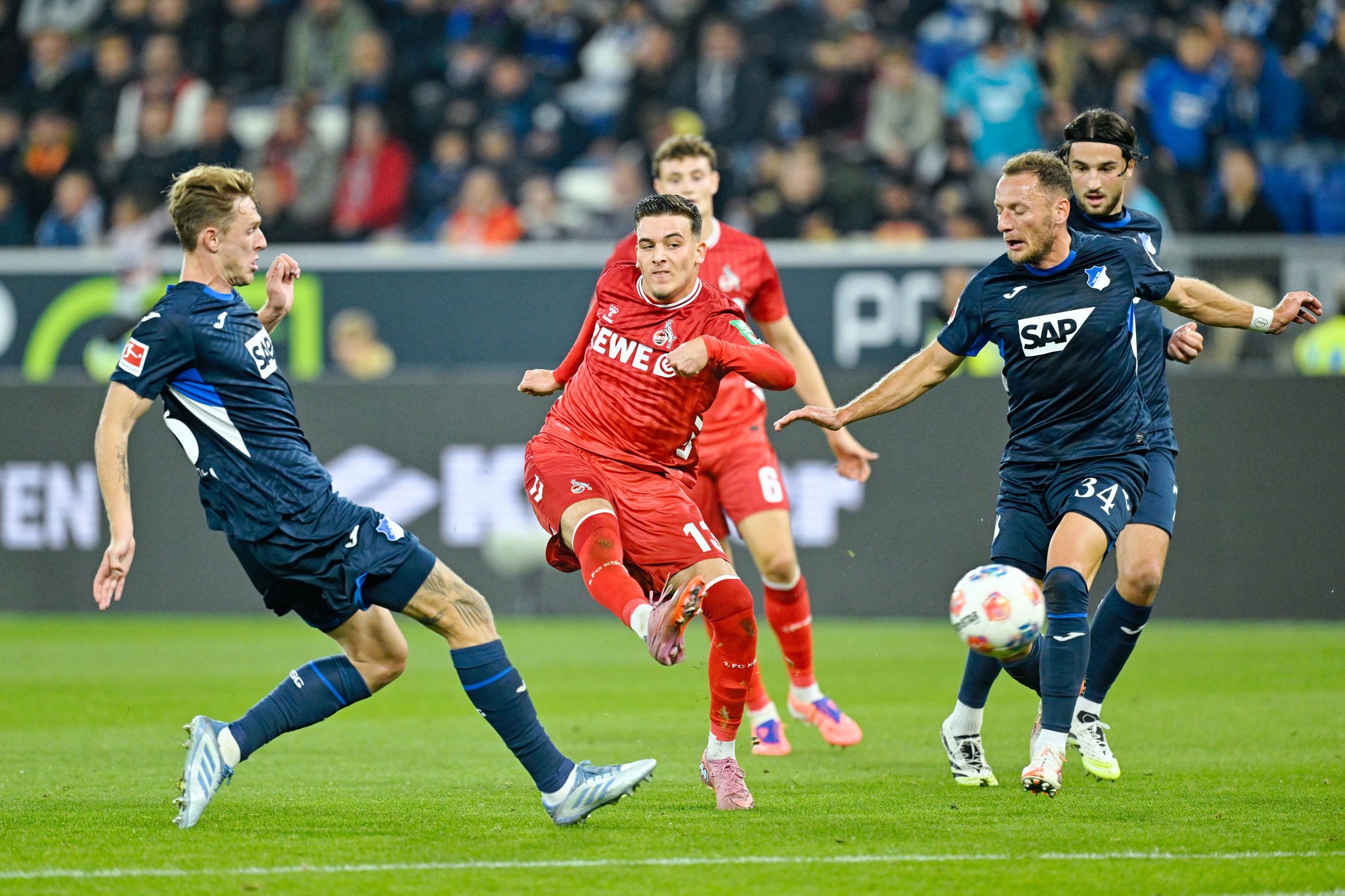 Top-Dribbler El Mala schießt Köln auf Champions-League-Platz