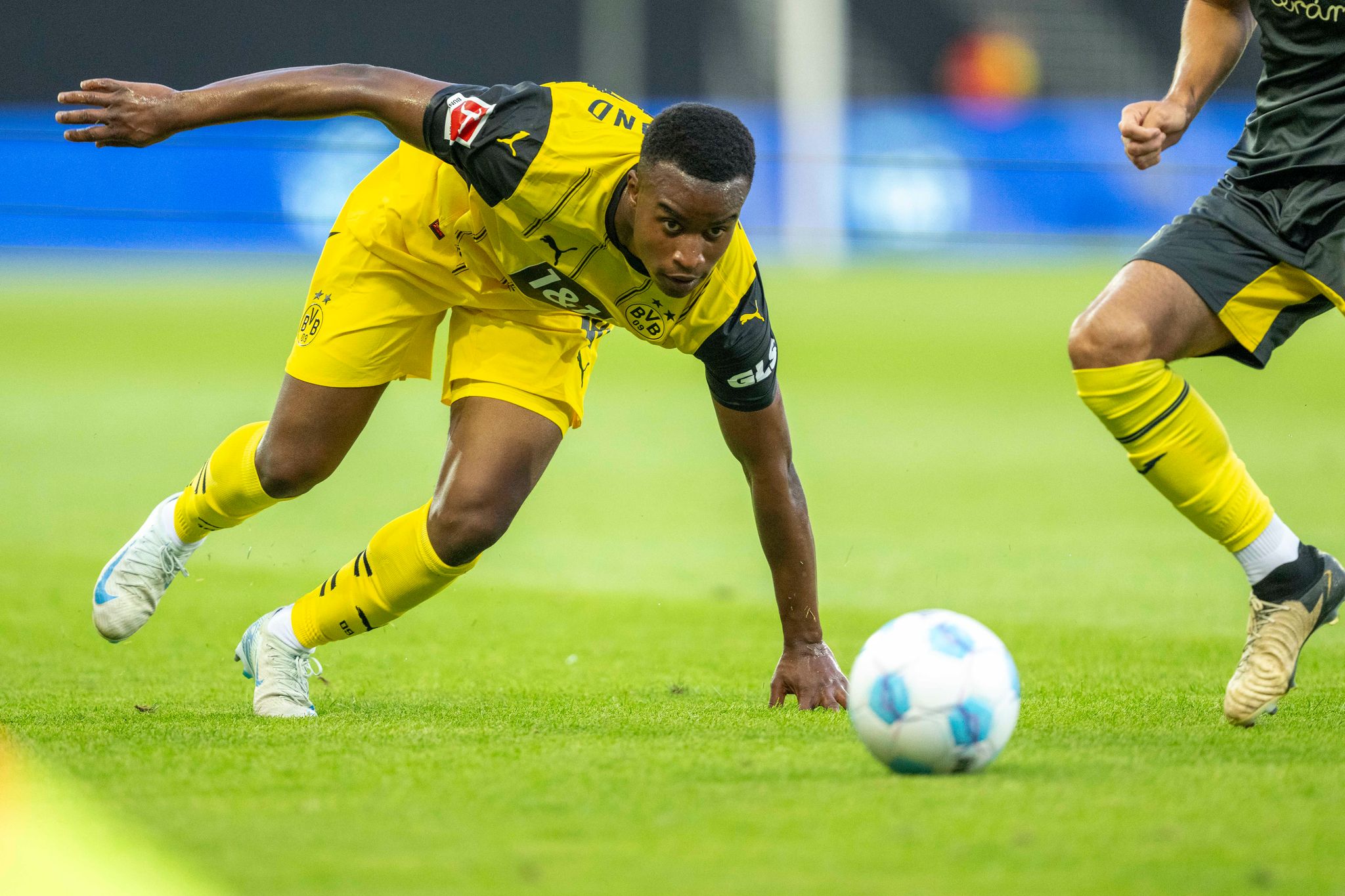 Umweg übers Fußball-Niemandsland: Moukoko trifft BVB wieder