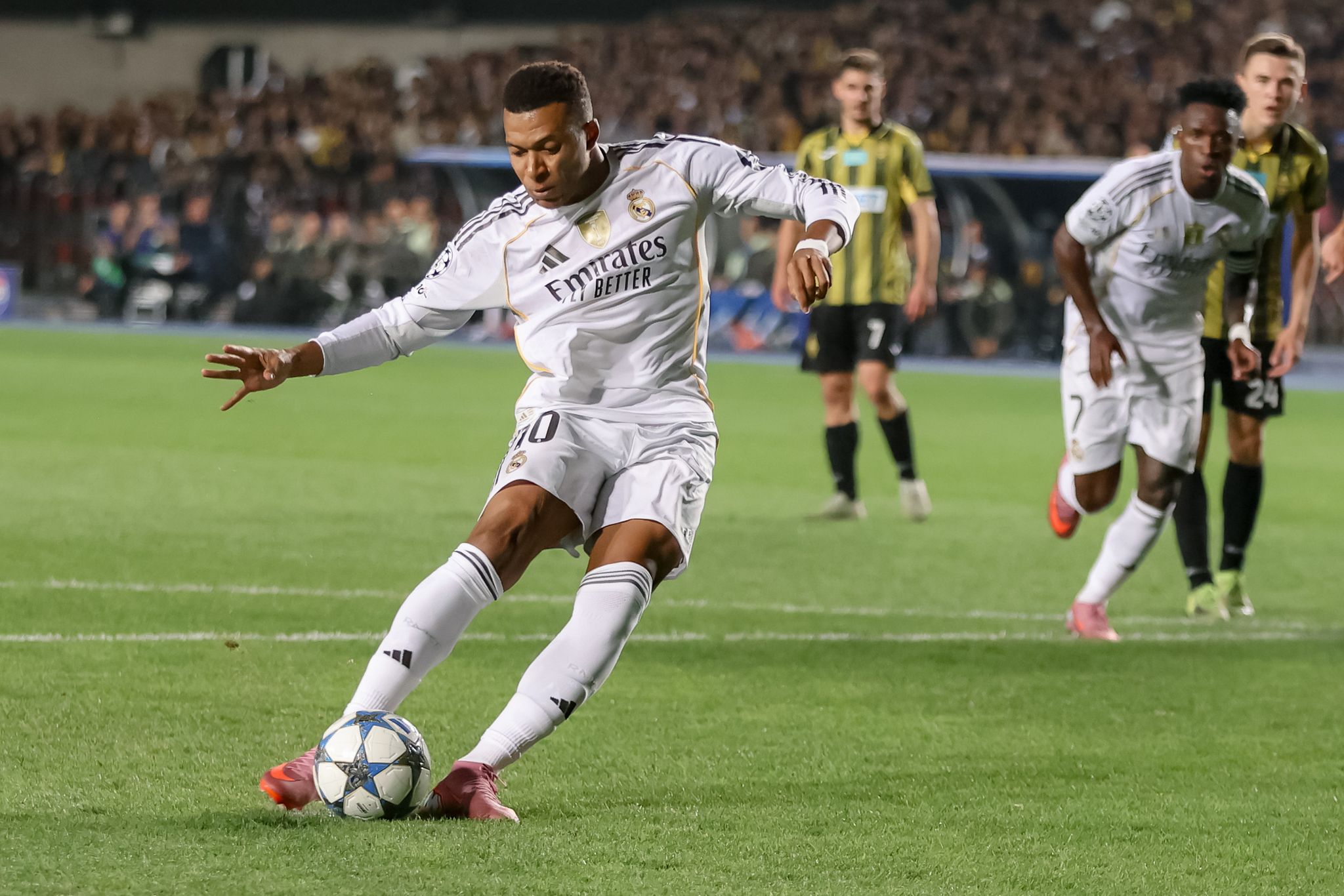 Dreierpack Mbappé: Real gewinnt klar in Kasachstan