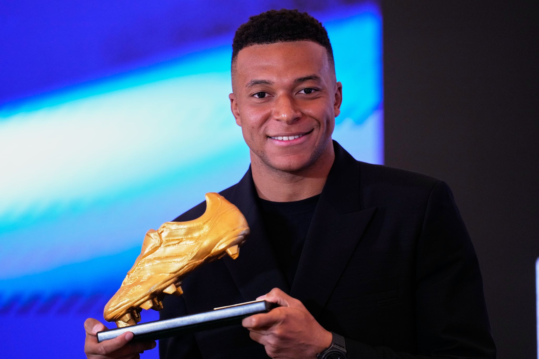 «Bedeutet mir viel»: Mbappé erhält Goldenen Schuh