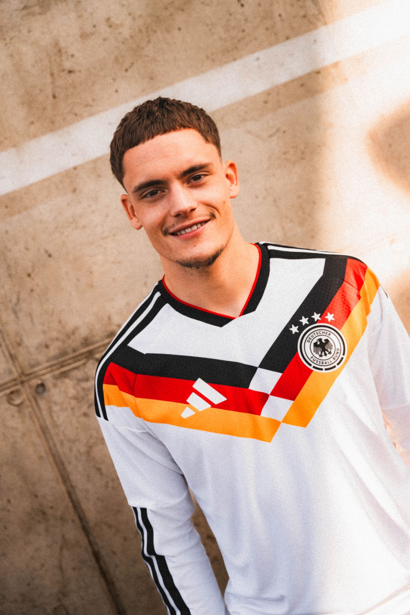 Mode aus den Neunzigern: DFB stellt neues Heim-Trikot vor