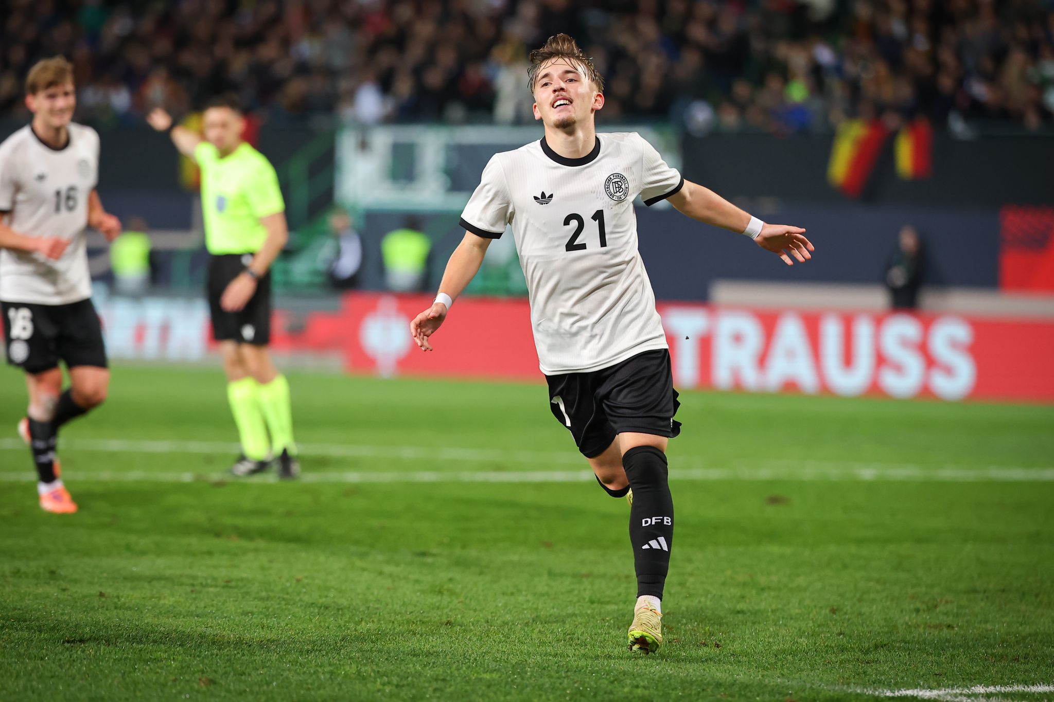 Bischof lernt von Kane – Karls «Topform» bei U21-Debüt