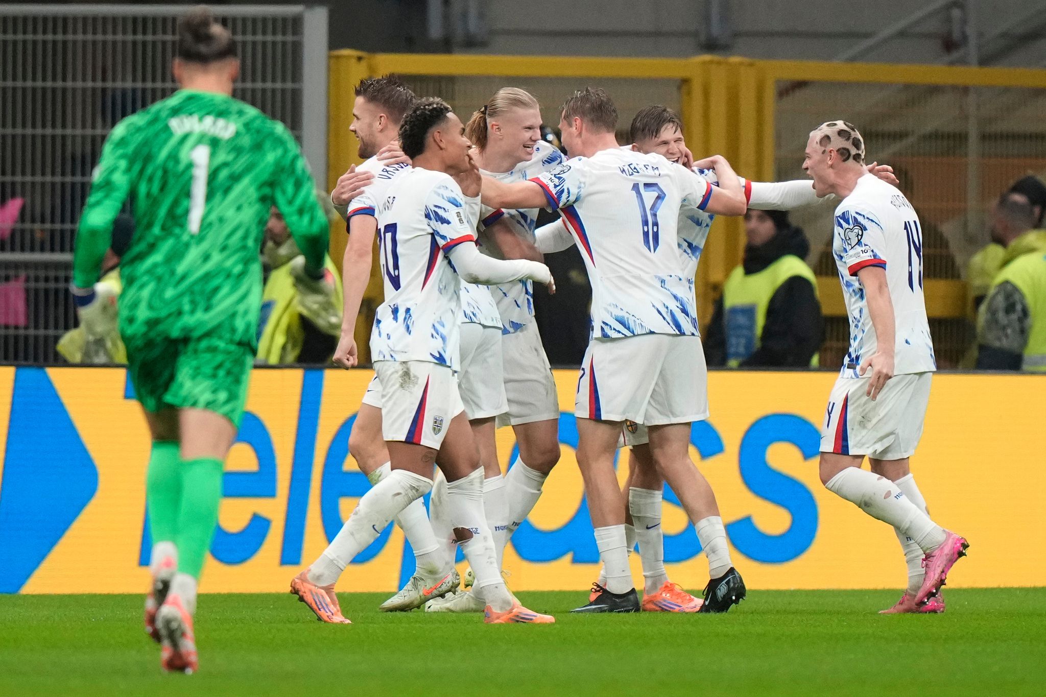 Haaland schießt Norwegen in Italien zur WM – Portugal-Gala