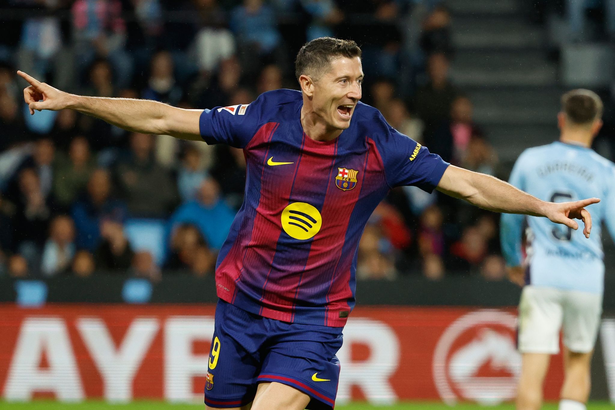 Lewandowski trifft dreifach – Barça rückt Real näher