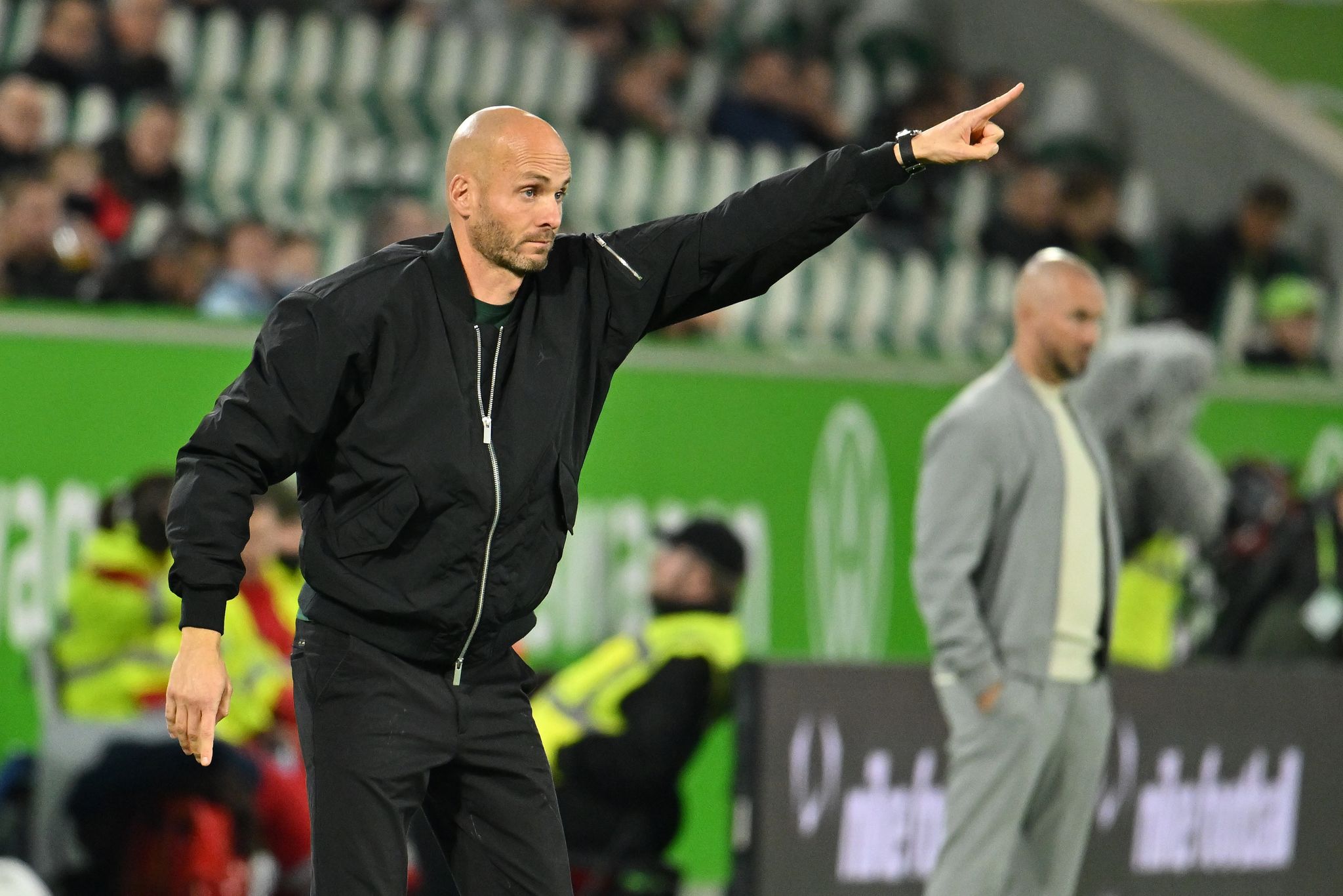 «Ich bin positiv»: Wolfsburg-Trainer kämpft um seinen Job