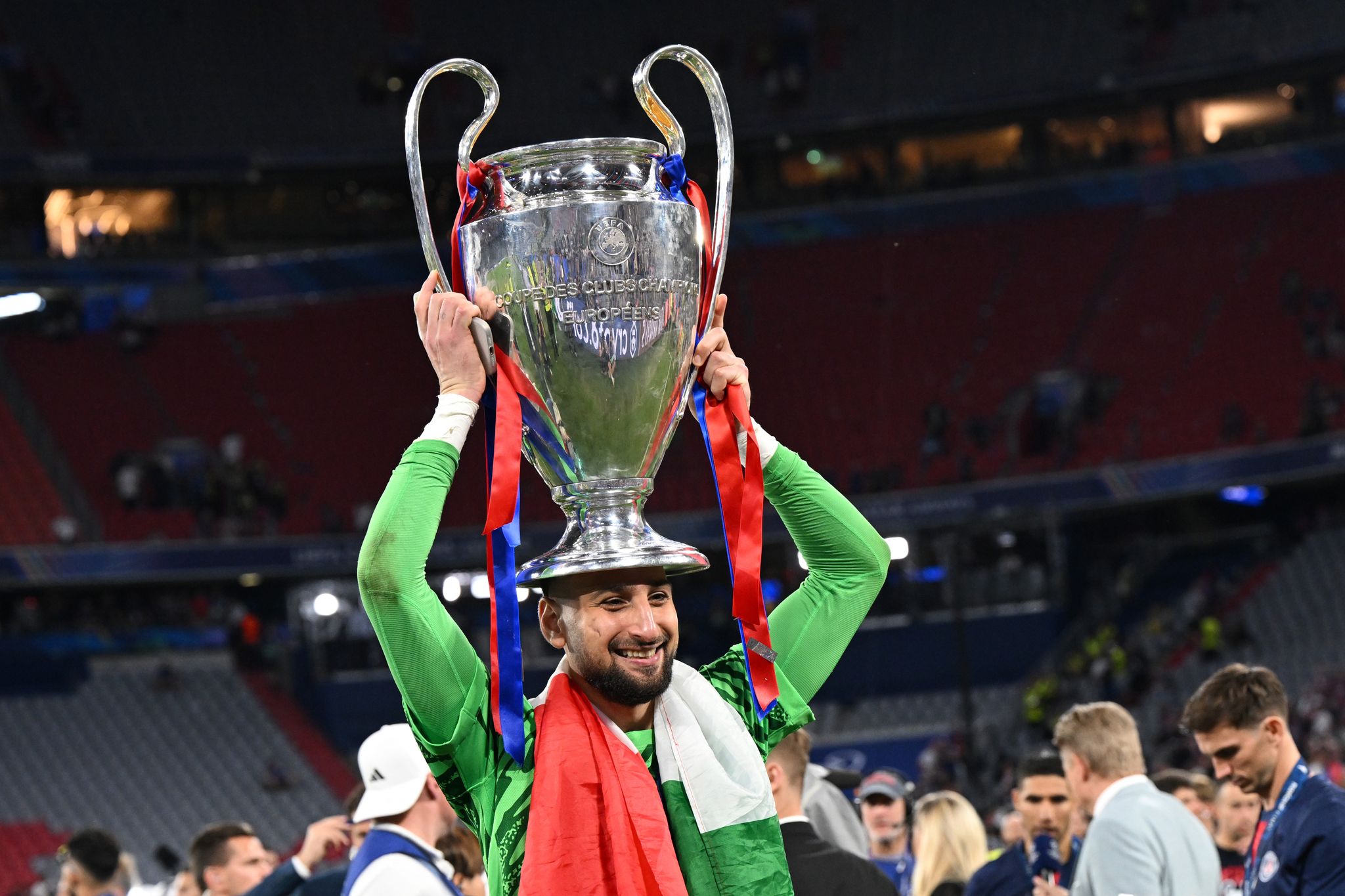 Donnarumma und Hampton zu Welttorhütern gewählt
