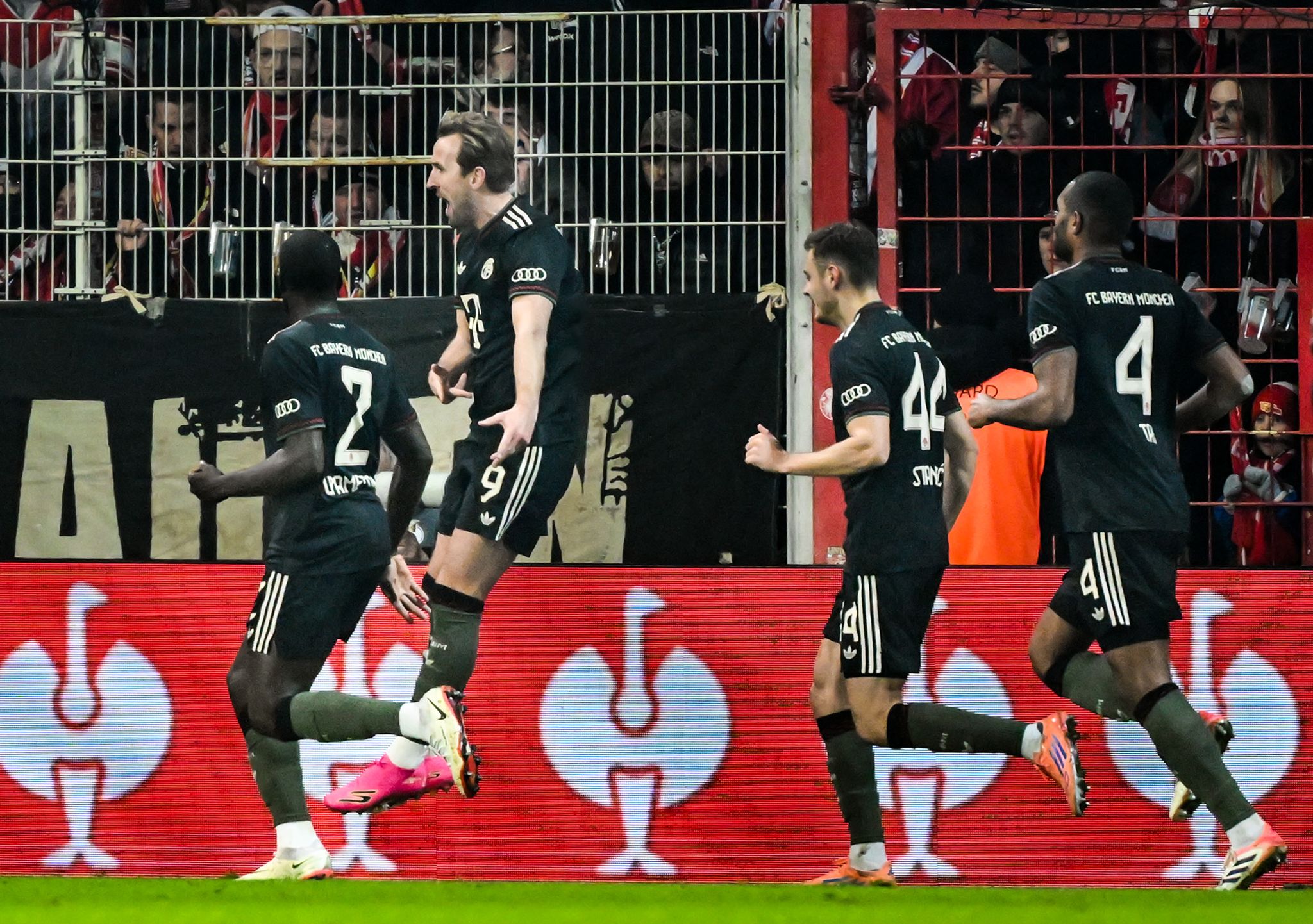 «Weiter oder weg»: Bayern zittern sich zu 3:2 bei Union