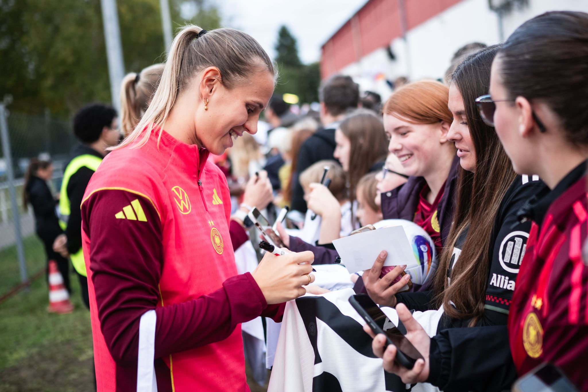 Streit um Macht und Geld: 14 Clubs gegen den DFB