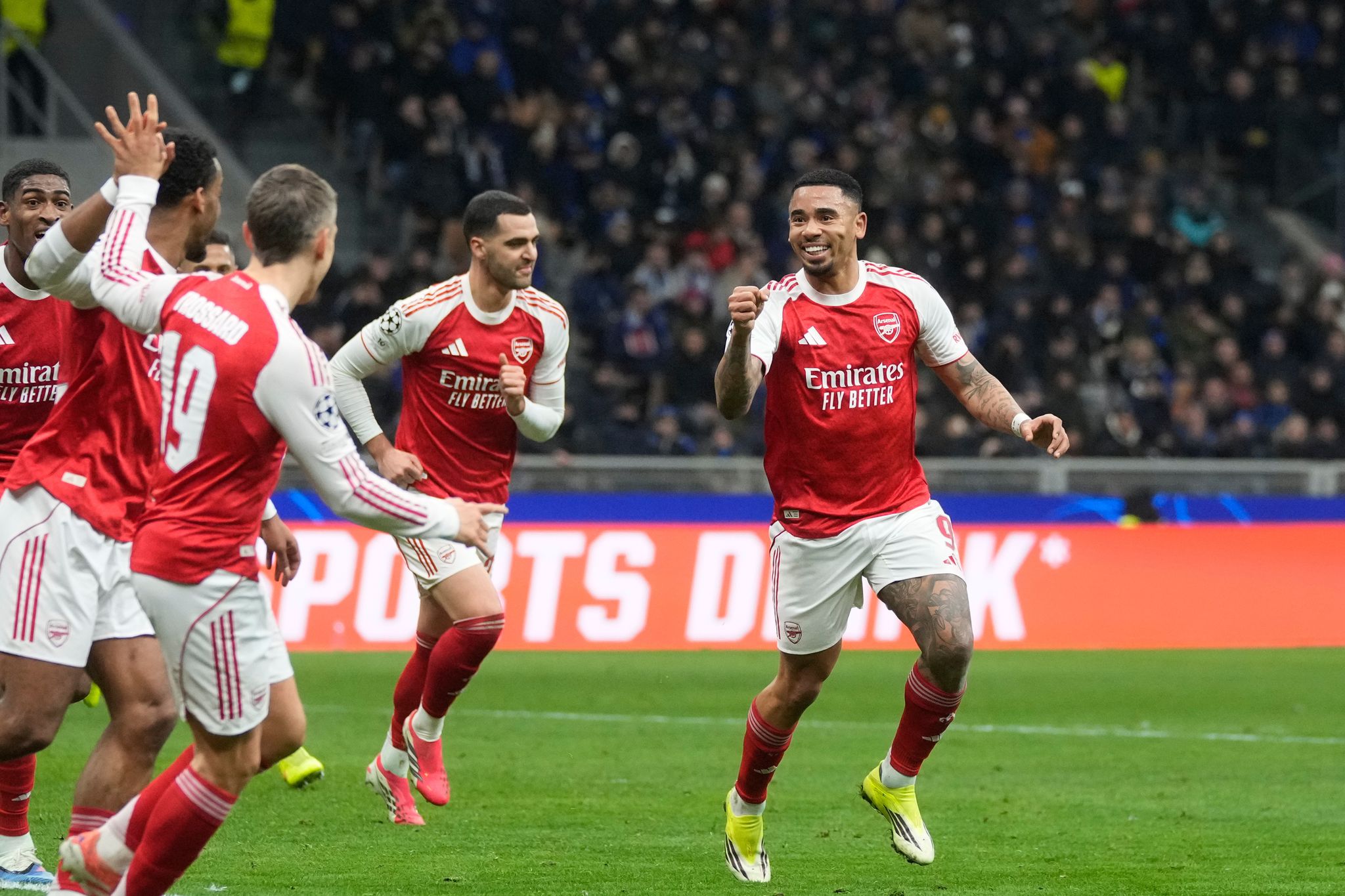 Arsenal im Achtelfinale – Klarer Sieg für Real