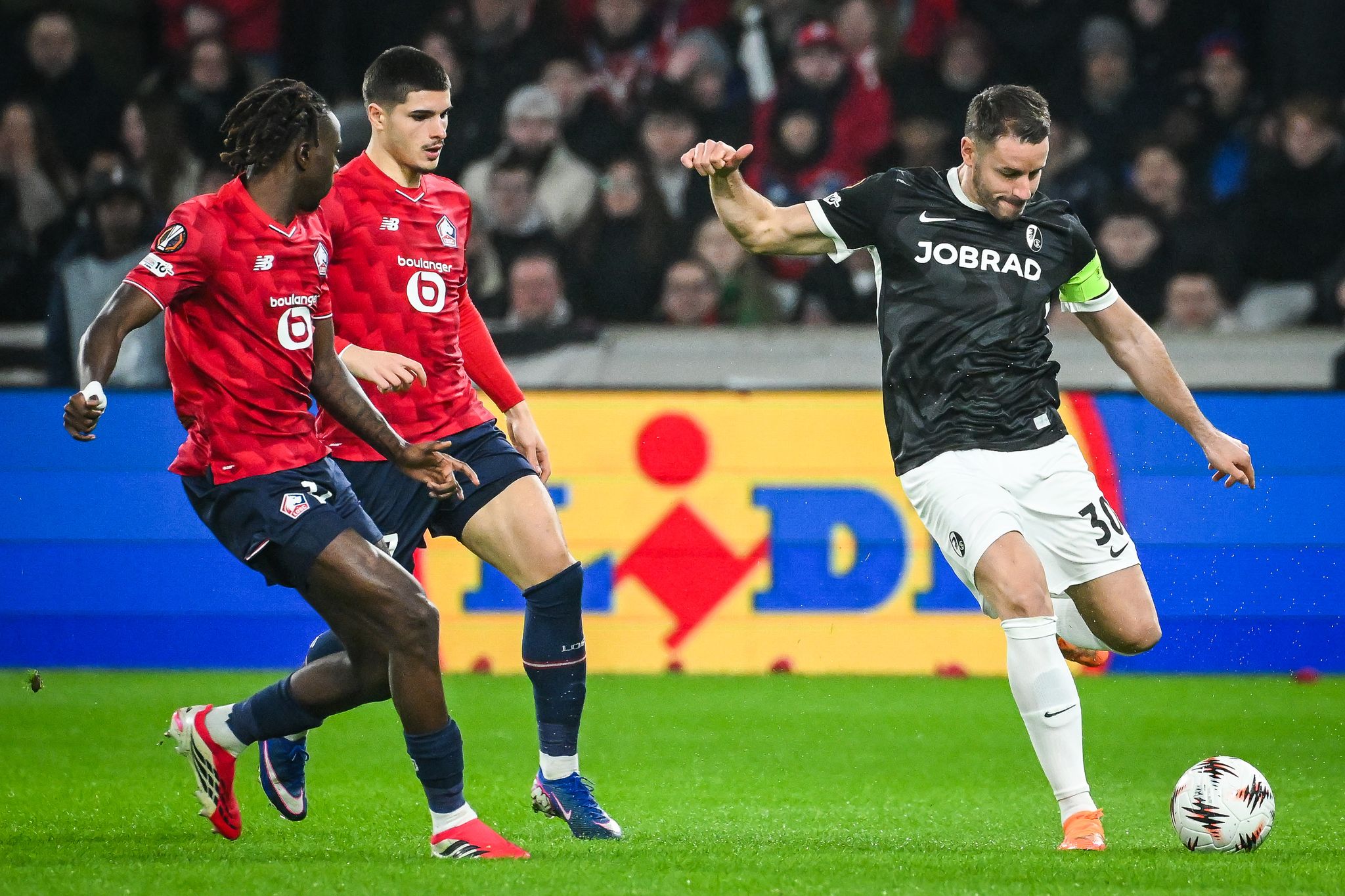 0:1 in Lille: Freiburg verteidigt sich ins Achtelfinale