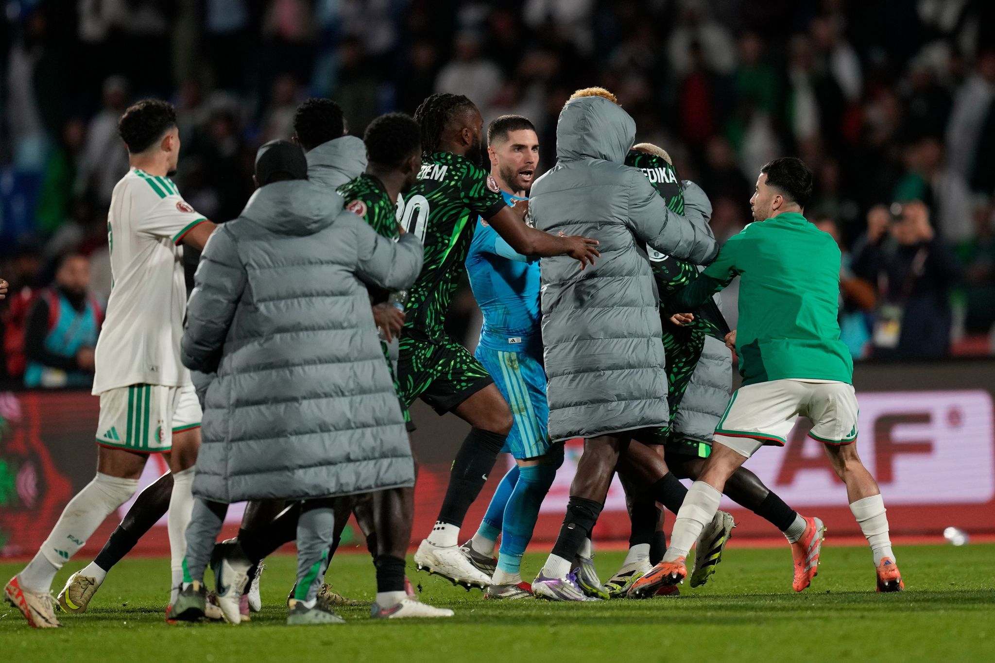 Prügelei beim Afrika Cup: Verband leitet Untersuchung ein