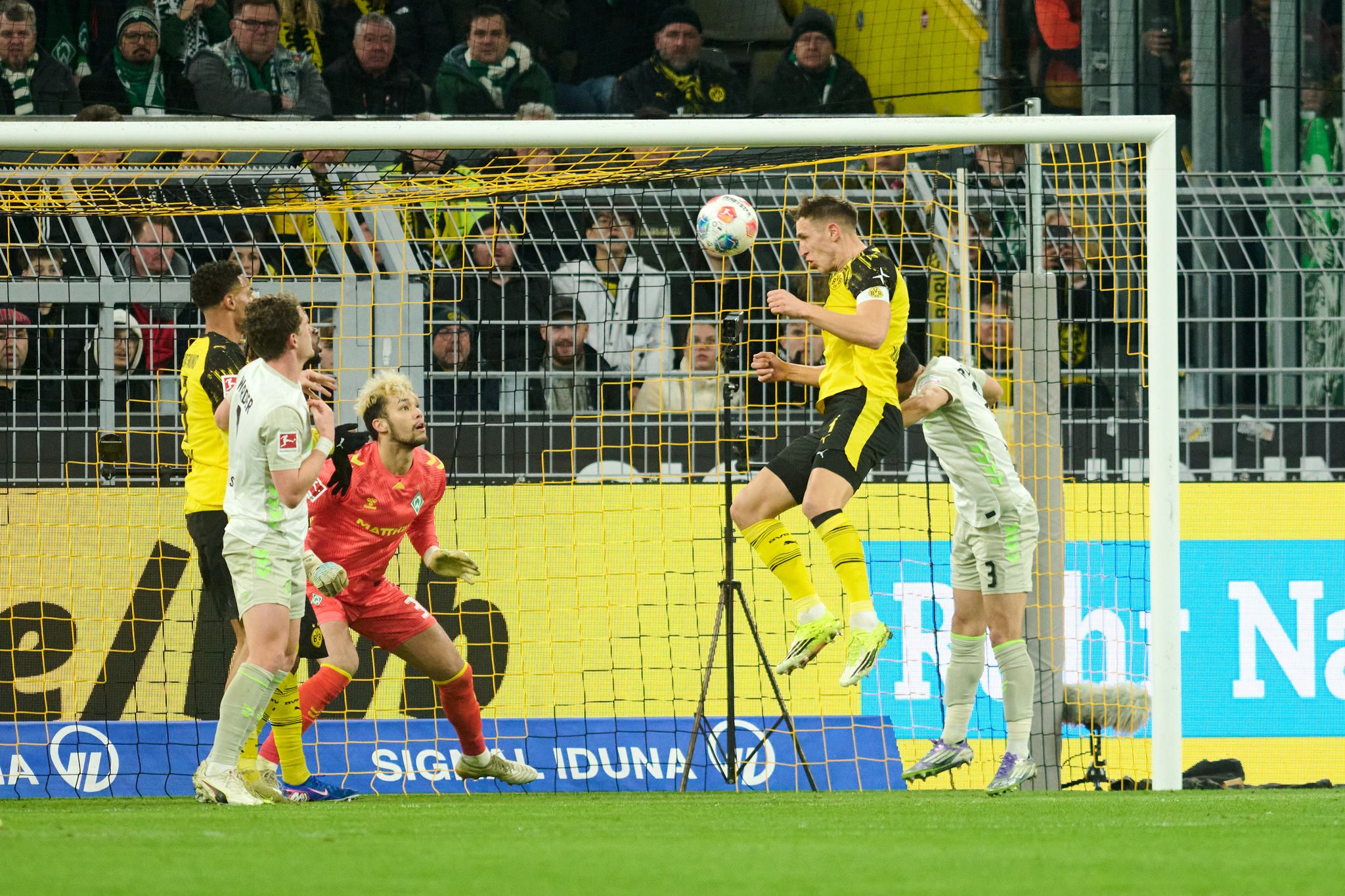 Auch Guirassy trifft: BVB besiegt Werder Bremen