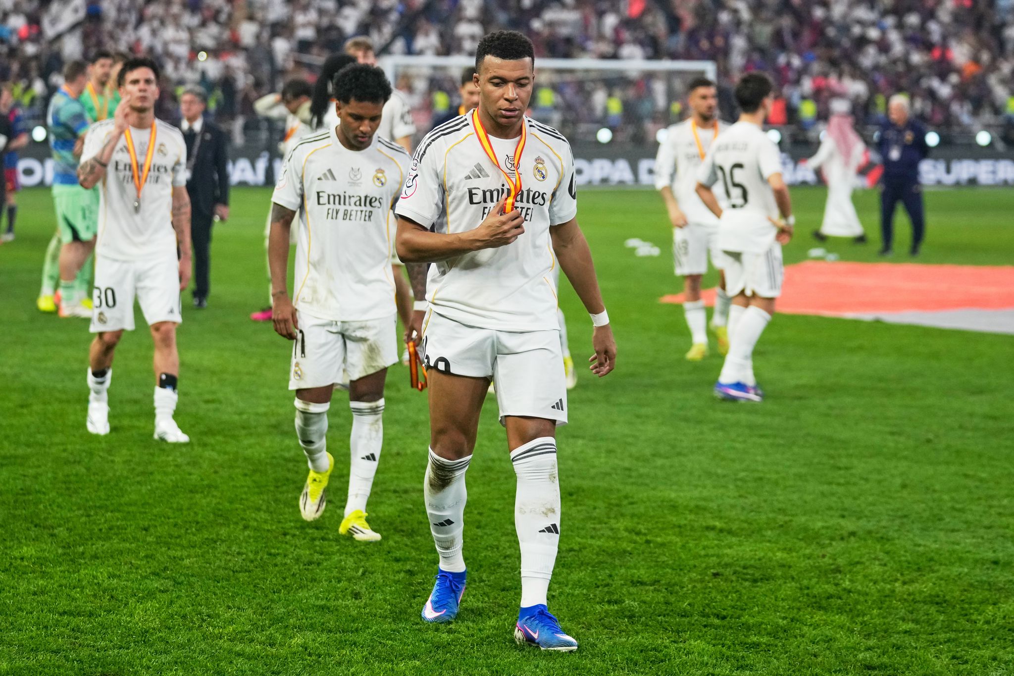 Diskussionen um Mbappé-Geste nach Barça-Sieg