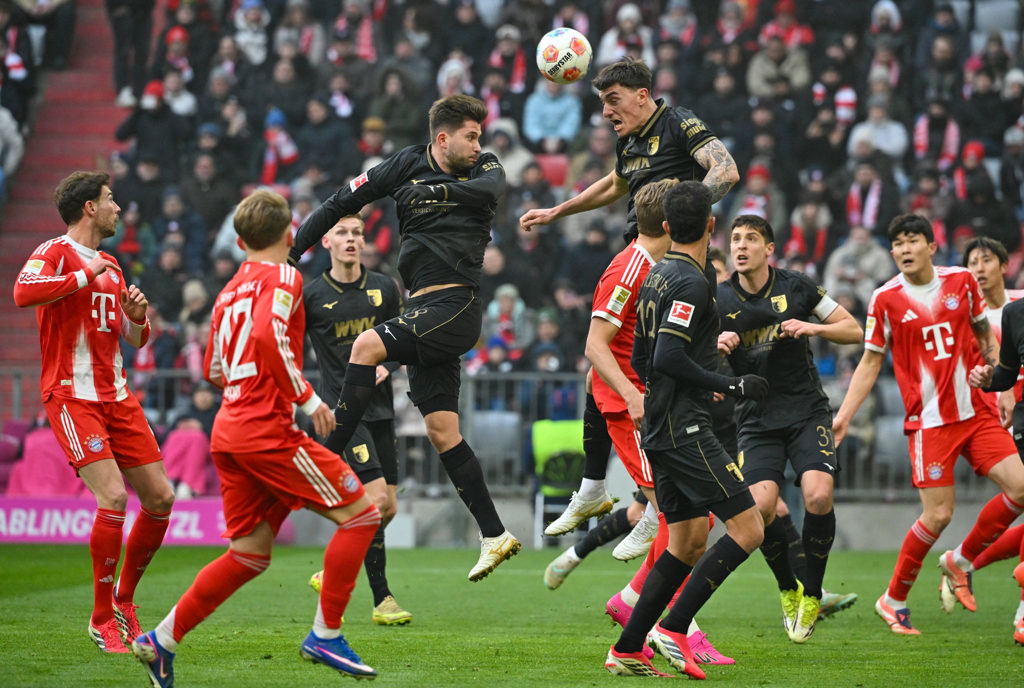 Erste Pleite für den FC Bayern – Verfolger BVB souverän