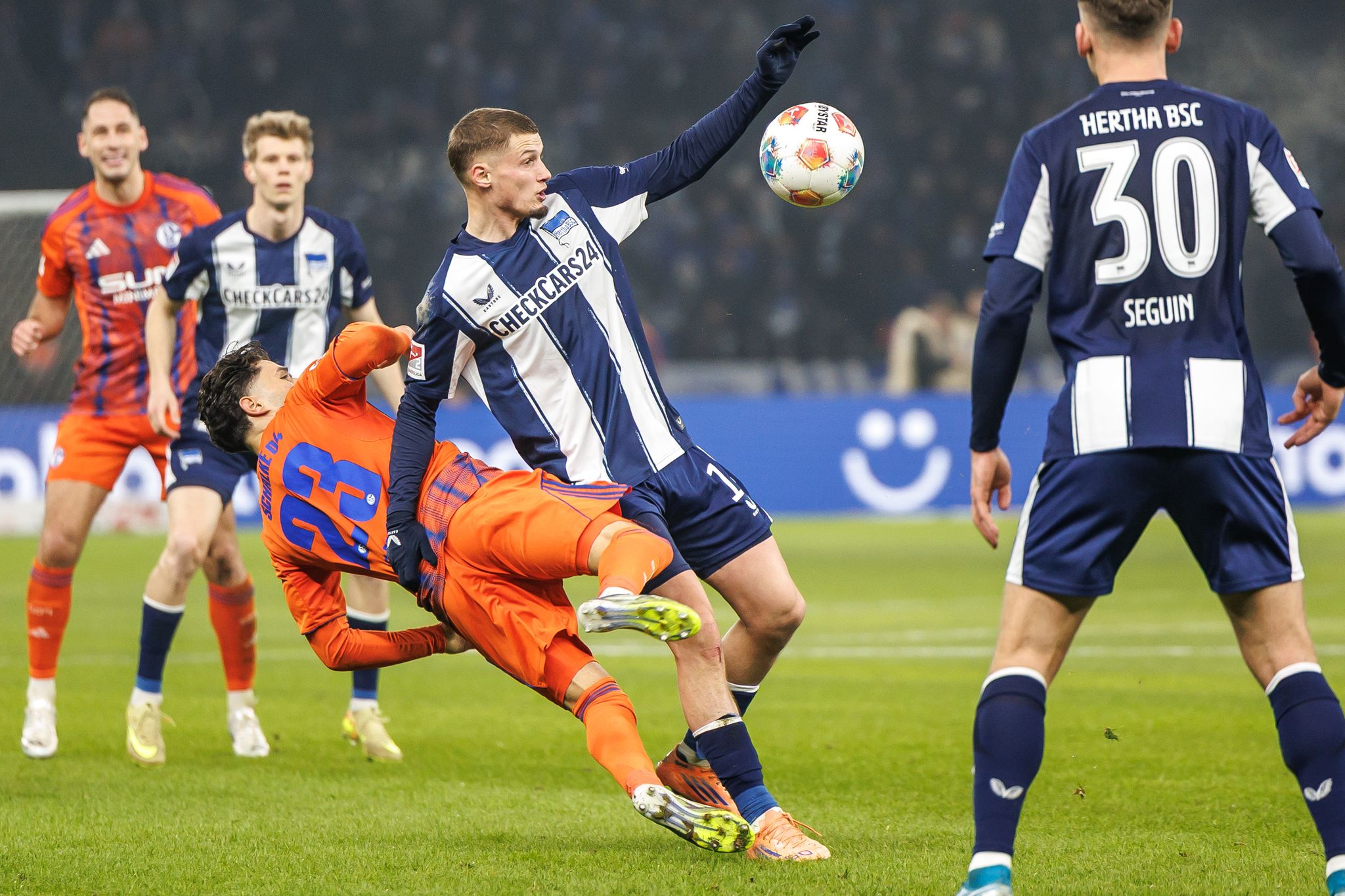 Nach Fanprotest: Karius rettet Schalke den Punkt in Berlin