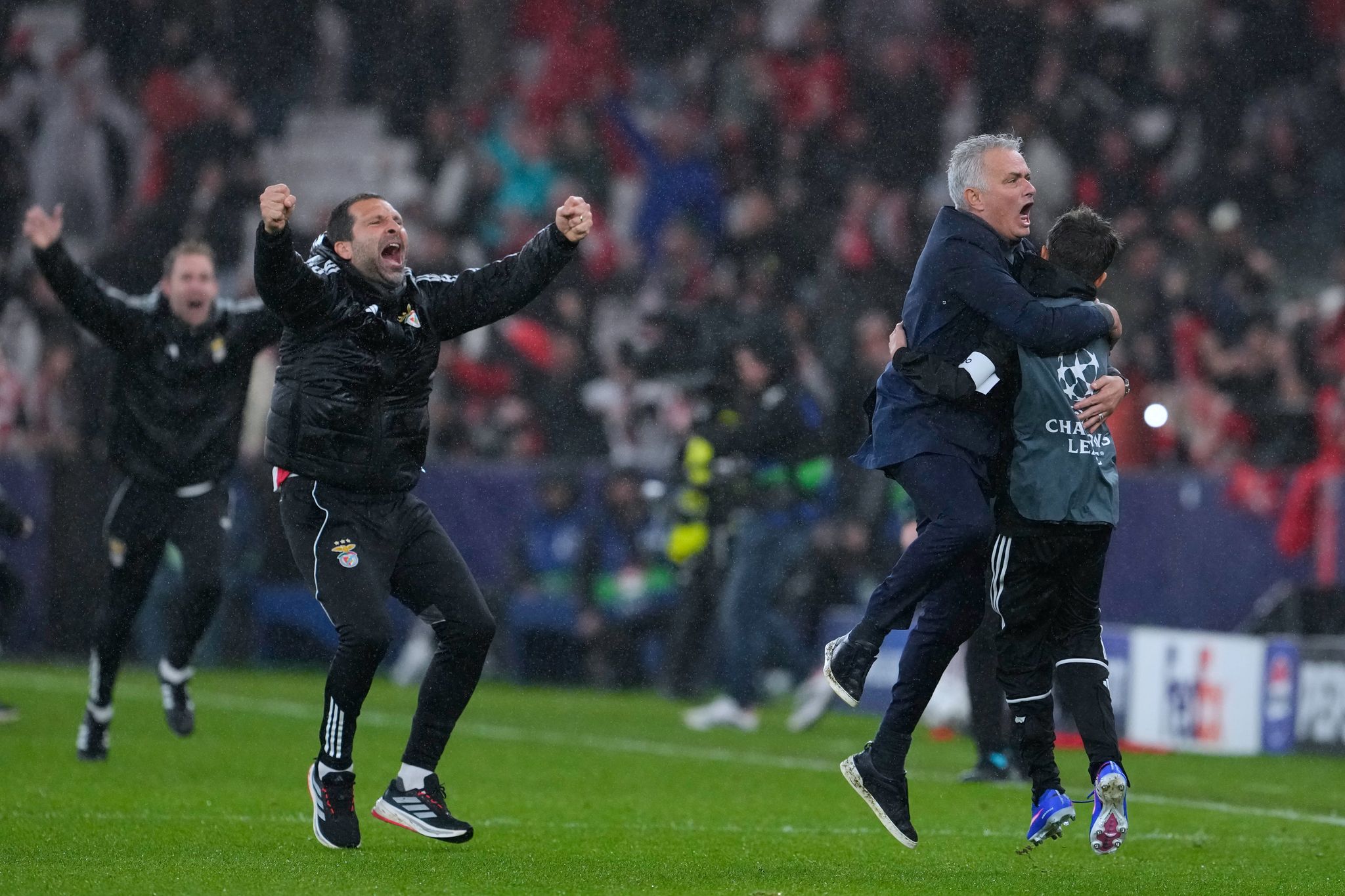 Benfica-Wahnsinn gegen Real: Torhüter köpft Mourinho weiter
