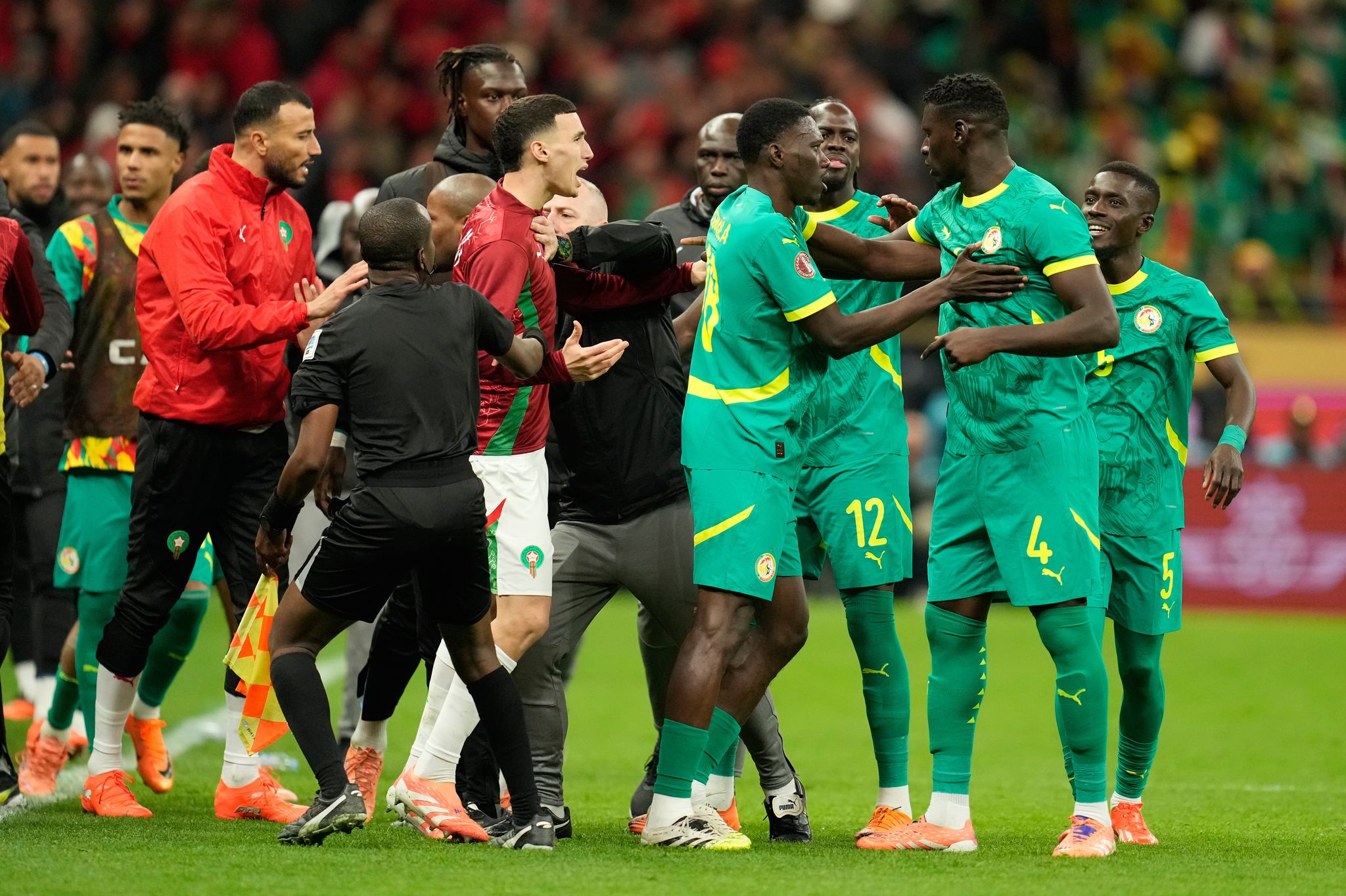 Fast-Abbruch nach Eklat: Senegal holt Titel beim Afrika Cup