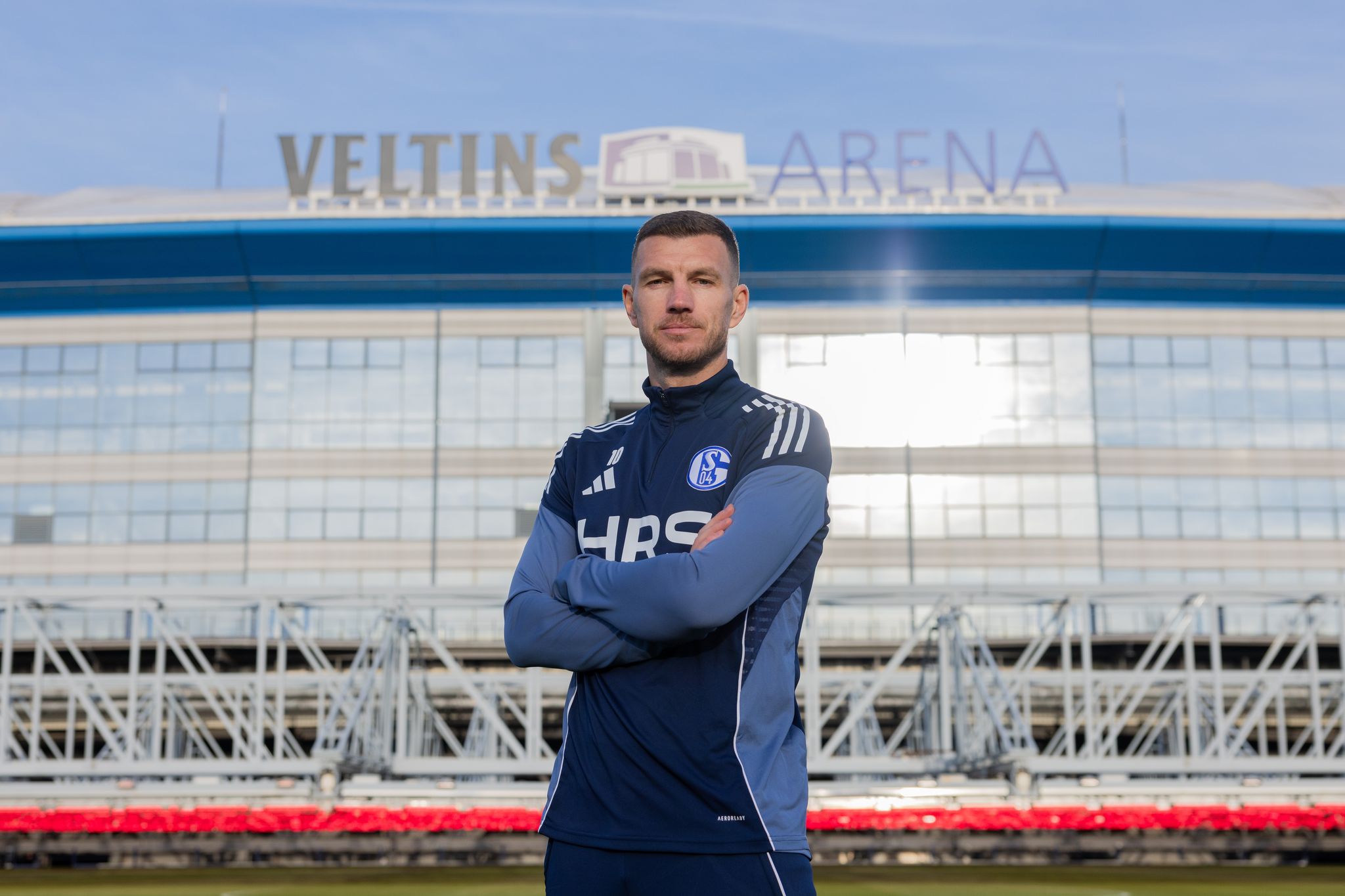 Mit Dzeko zum Aufstieg? Schalke hat einen neuen Star
