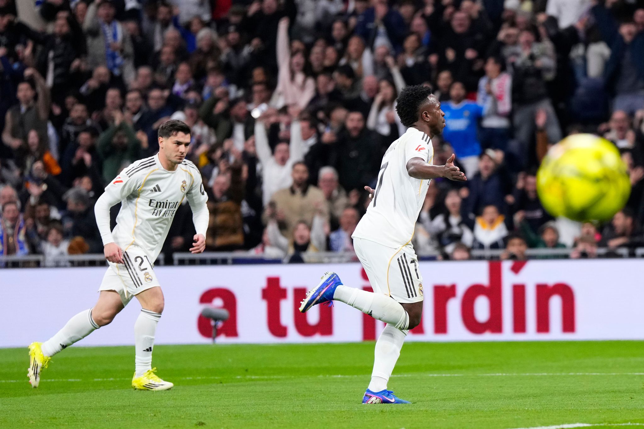 Viele Pfiffe: Real Madrid siegt in der Nachspielzeit