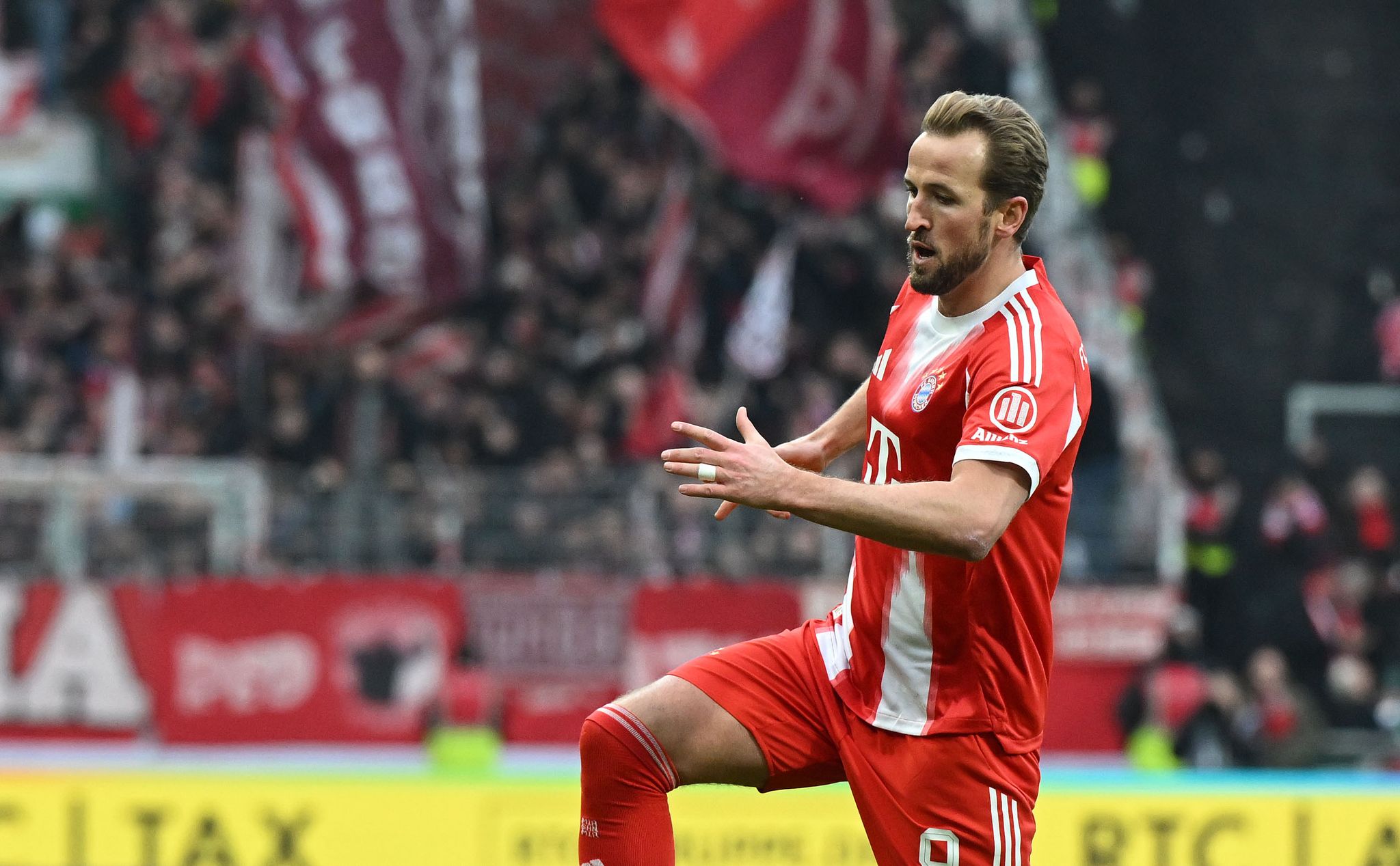 FC Bayern hält BVB auf Distanz – Demirovic erlöst VfB