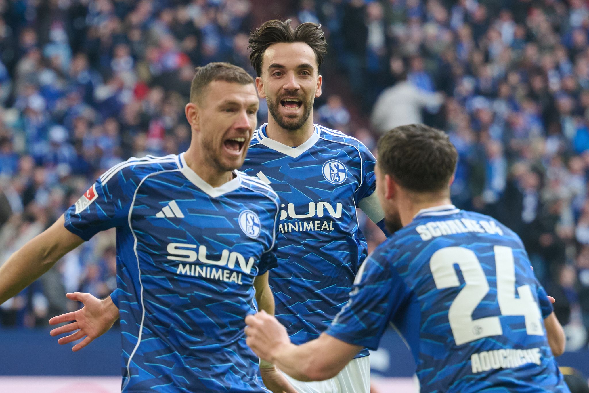 Heißer Kampf bei Minusgraden: Schalke in Kiel unter Druck