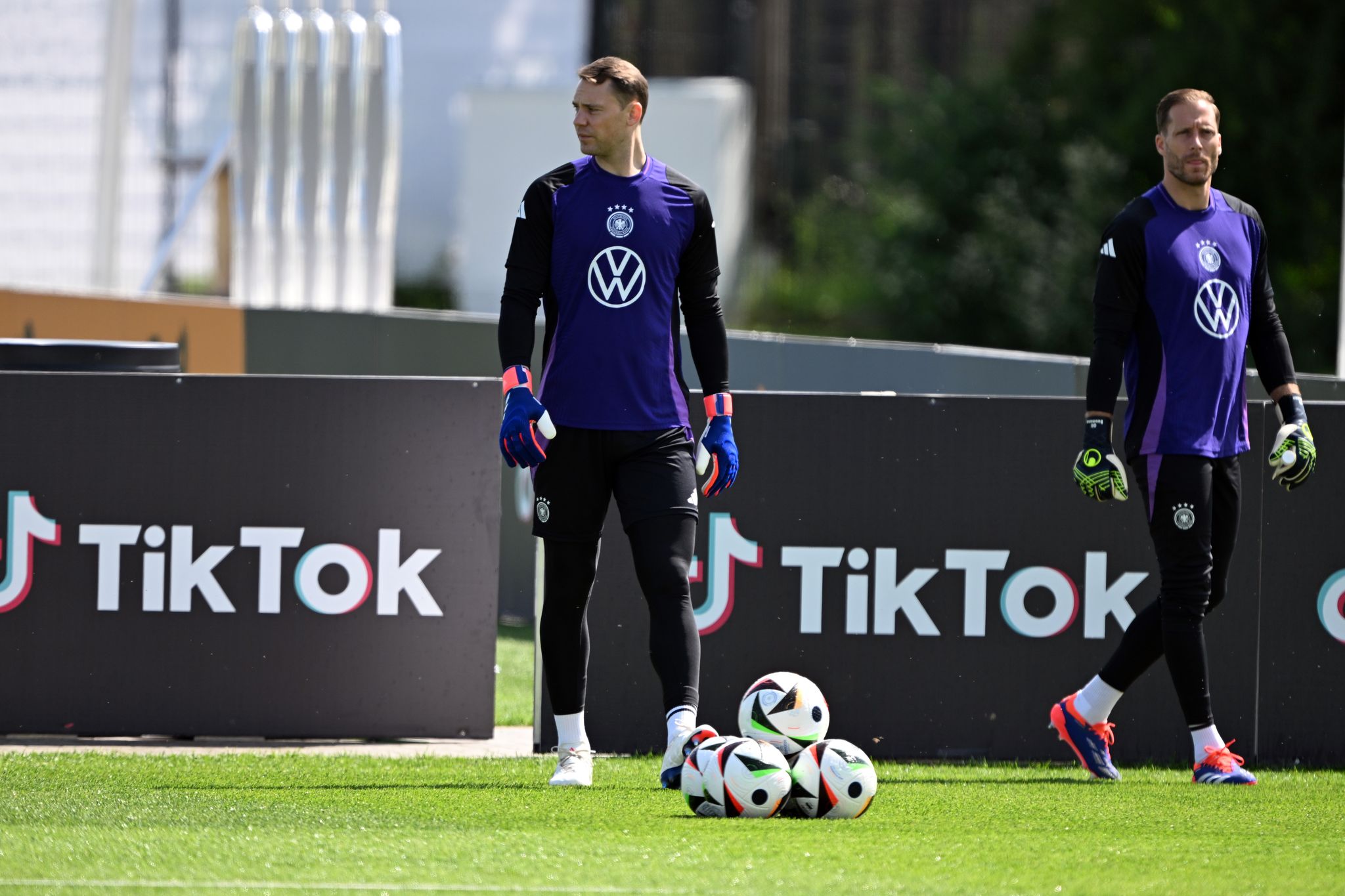 Brisantes Torwart-Duell im unerwarteten Topspiel wackelt