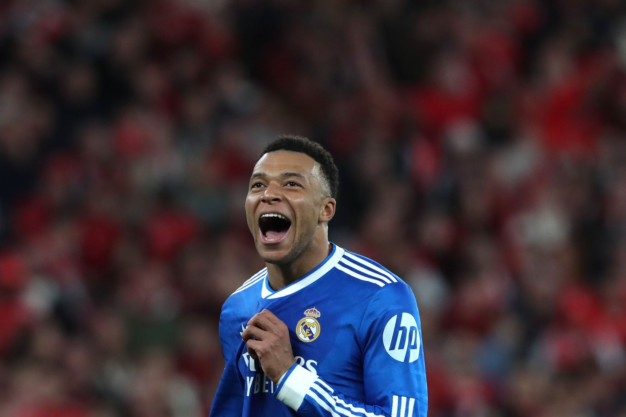 Real und PSG gewinnen Playoff-Hinspiele, Eklat um Vinicius