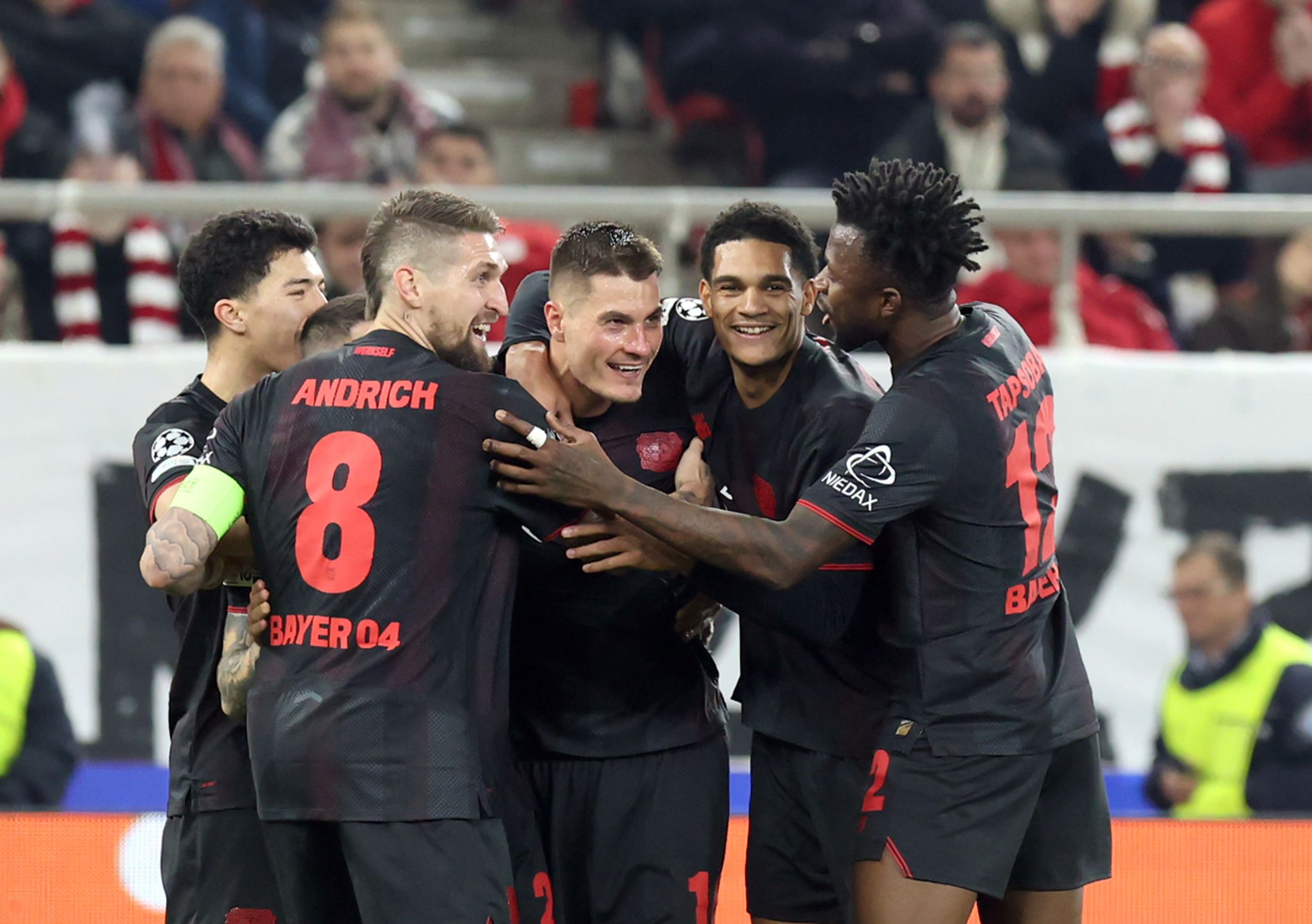Revanche geglückt: Bayer dank Schick auf Achtelfinal-Kurs