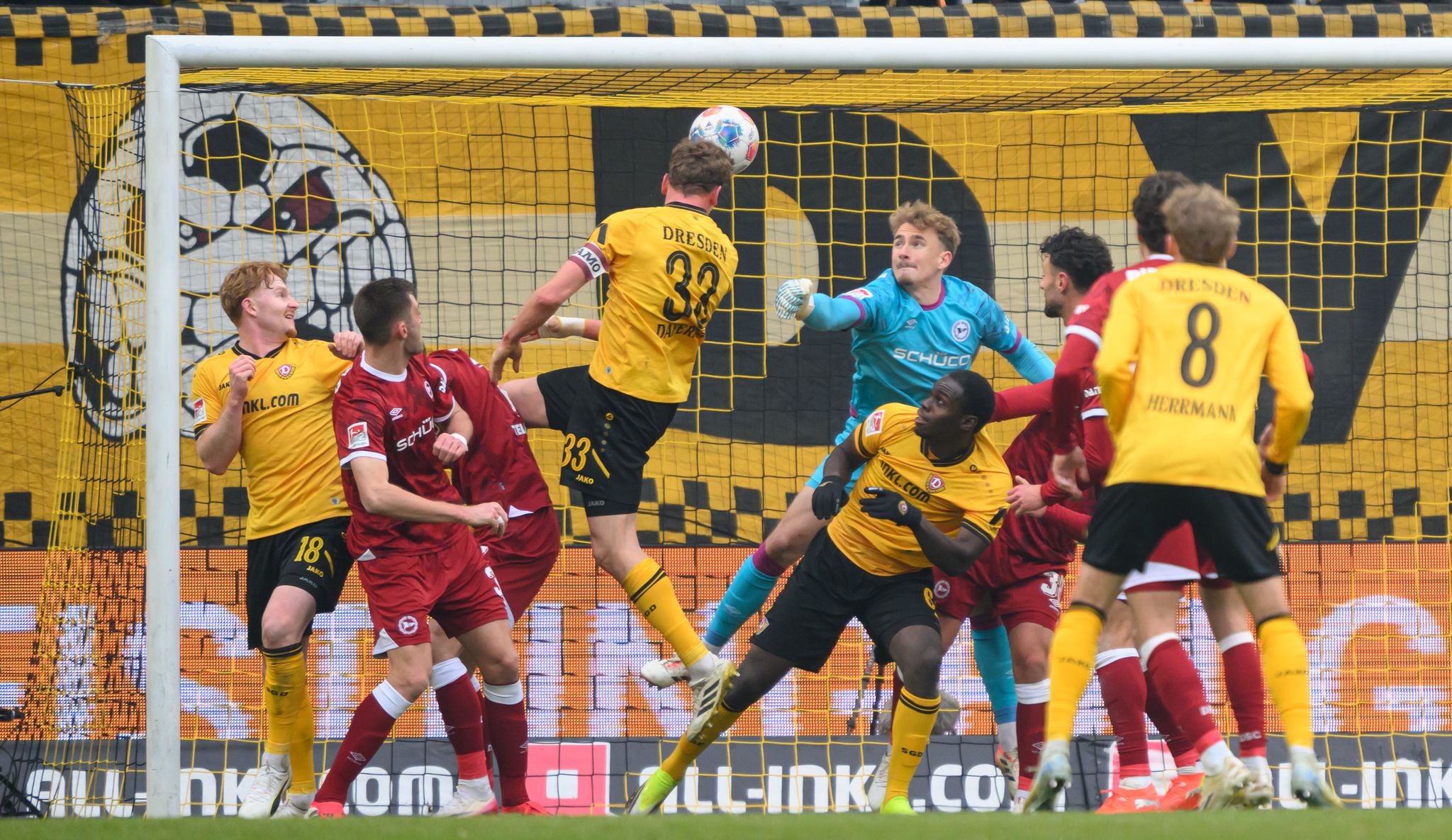 Zwei Standardtore: Dresden gegen Bielefeld endet remis