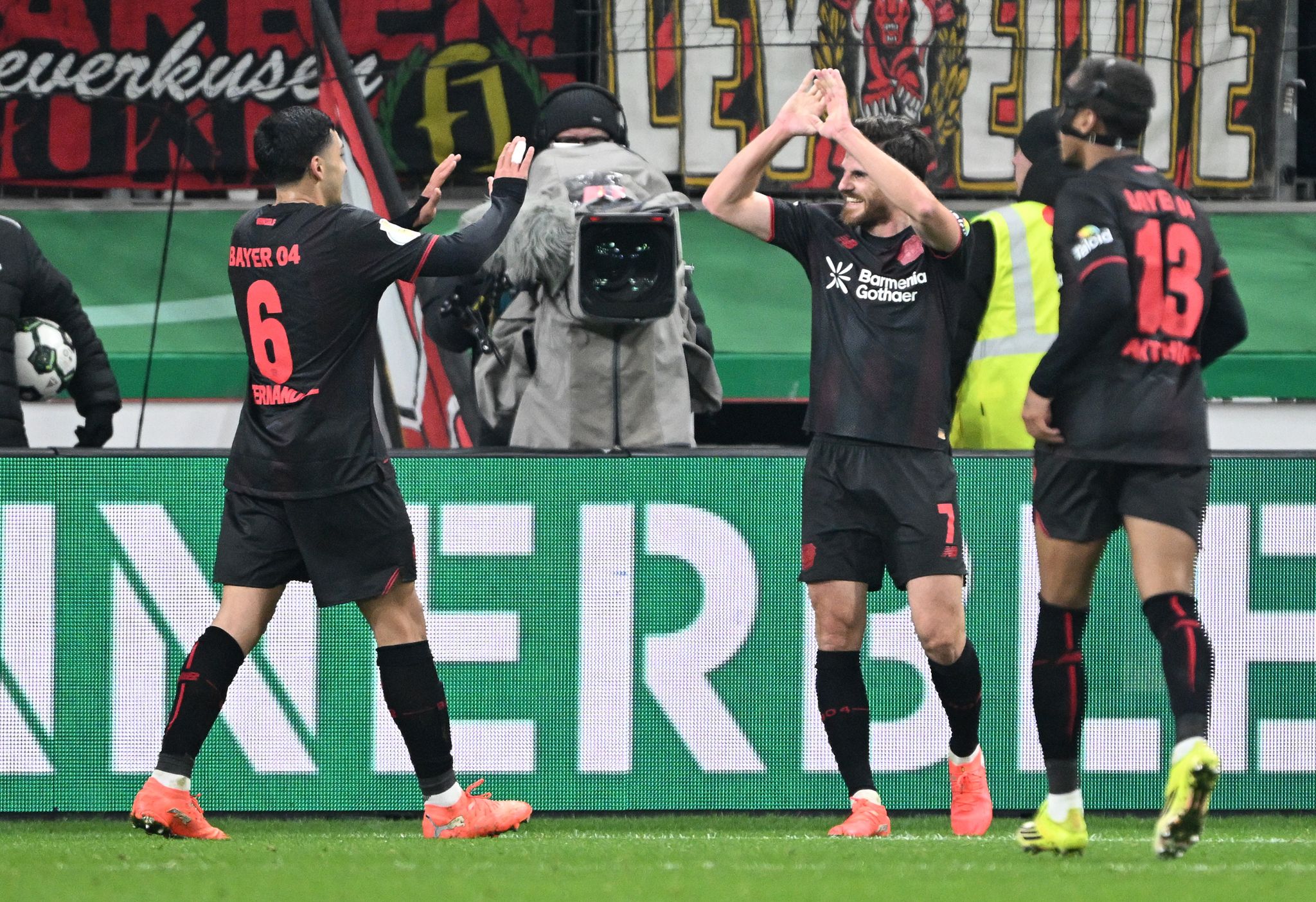 Noch ein Sieg bis Berlin: Traum vom Pokal lebt in Leverkusen