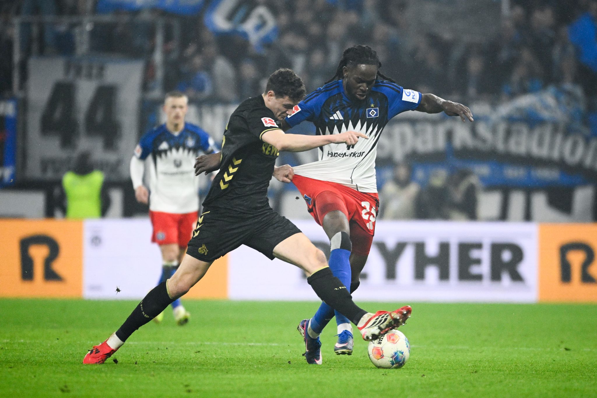 Köln trotzt Traumtor und holt Remis beim HSV
