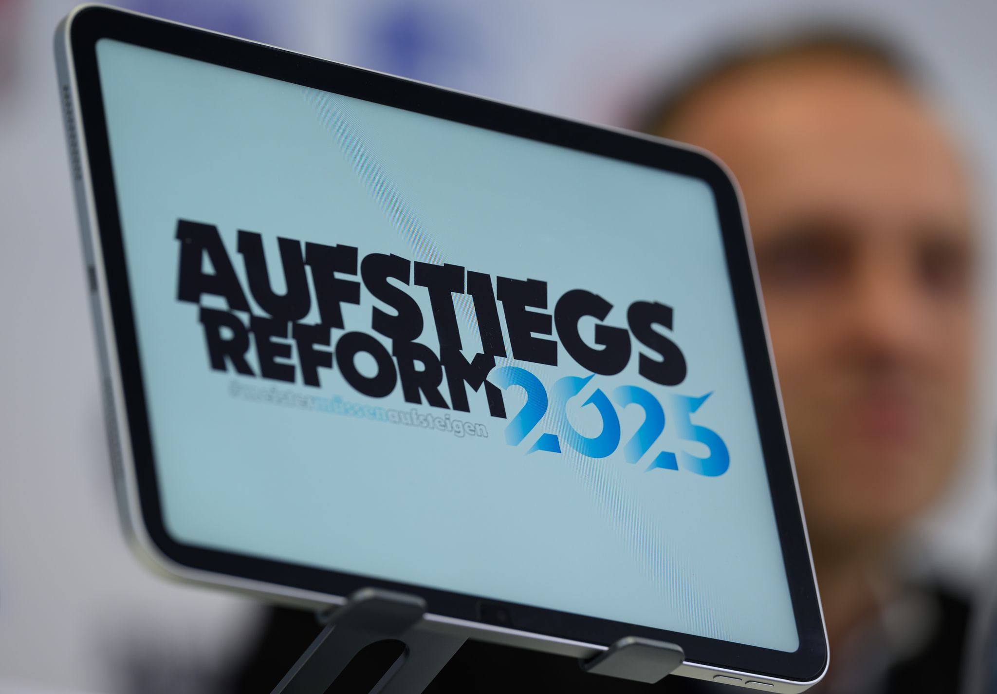 Zwei Lösungsvorschläge der AG Regionalliga-Reform