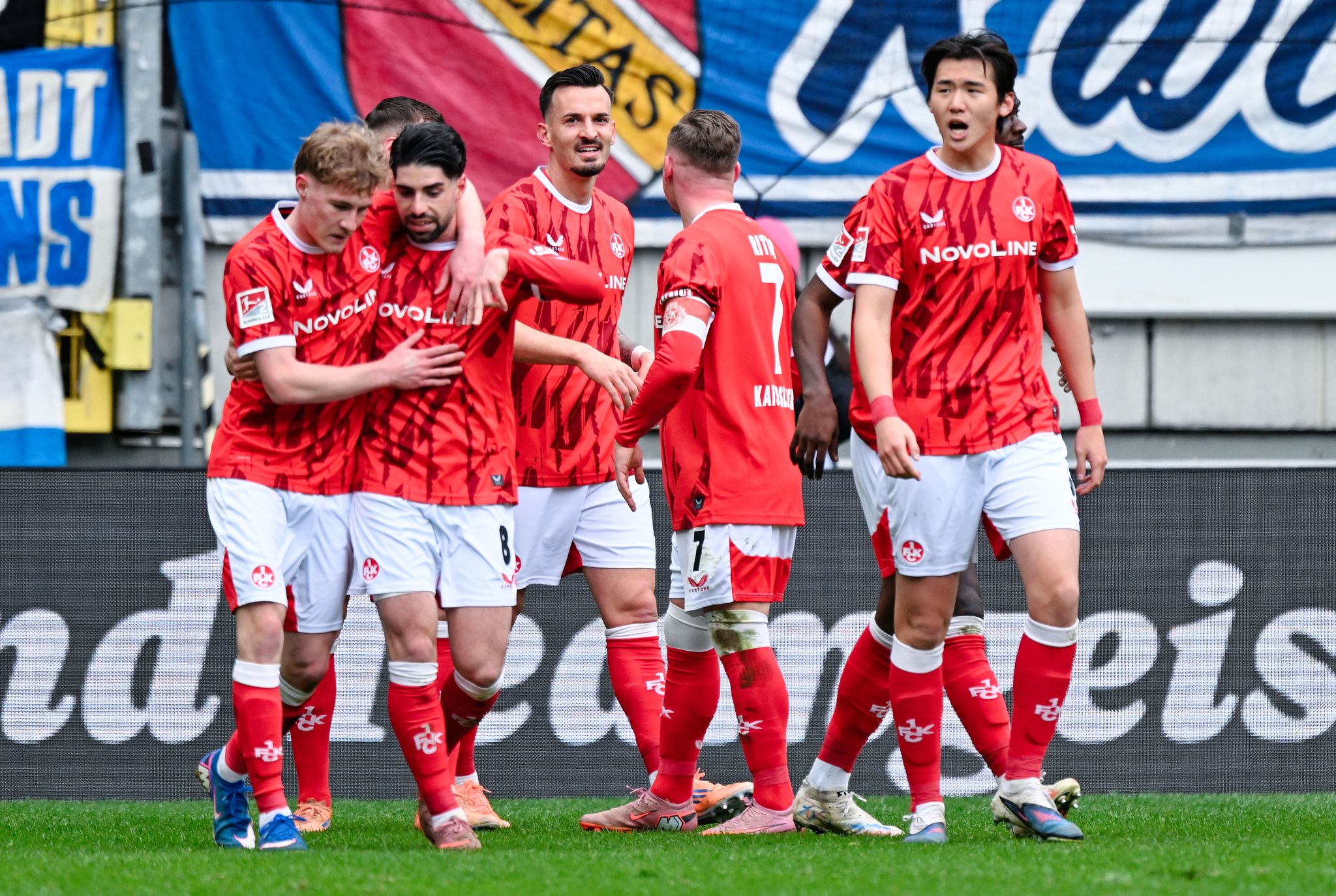 Kaiserslautern Sieger im Derby: 3:0 gegen Karlsruhe
