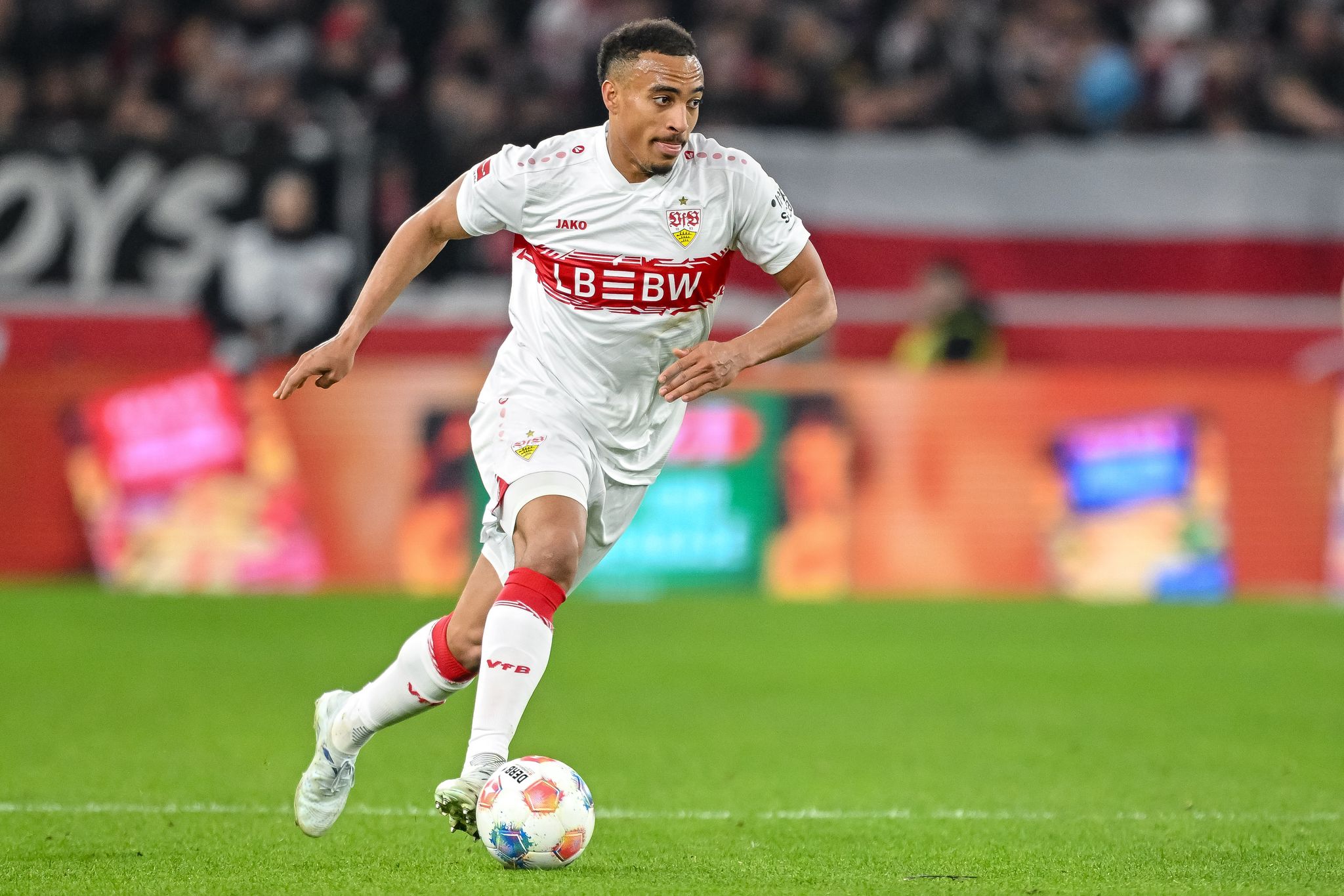 Vor Länderspielen: Leweling fehlt dem VfB auch in Augsburg